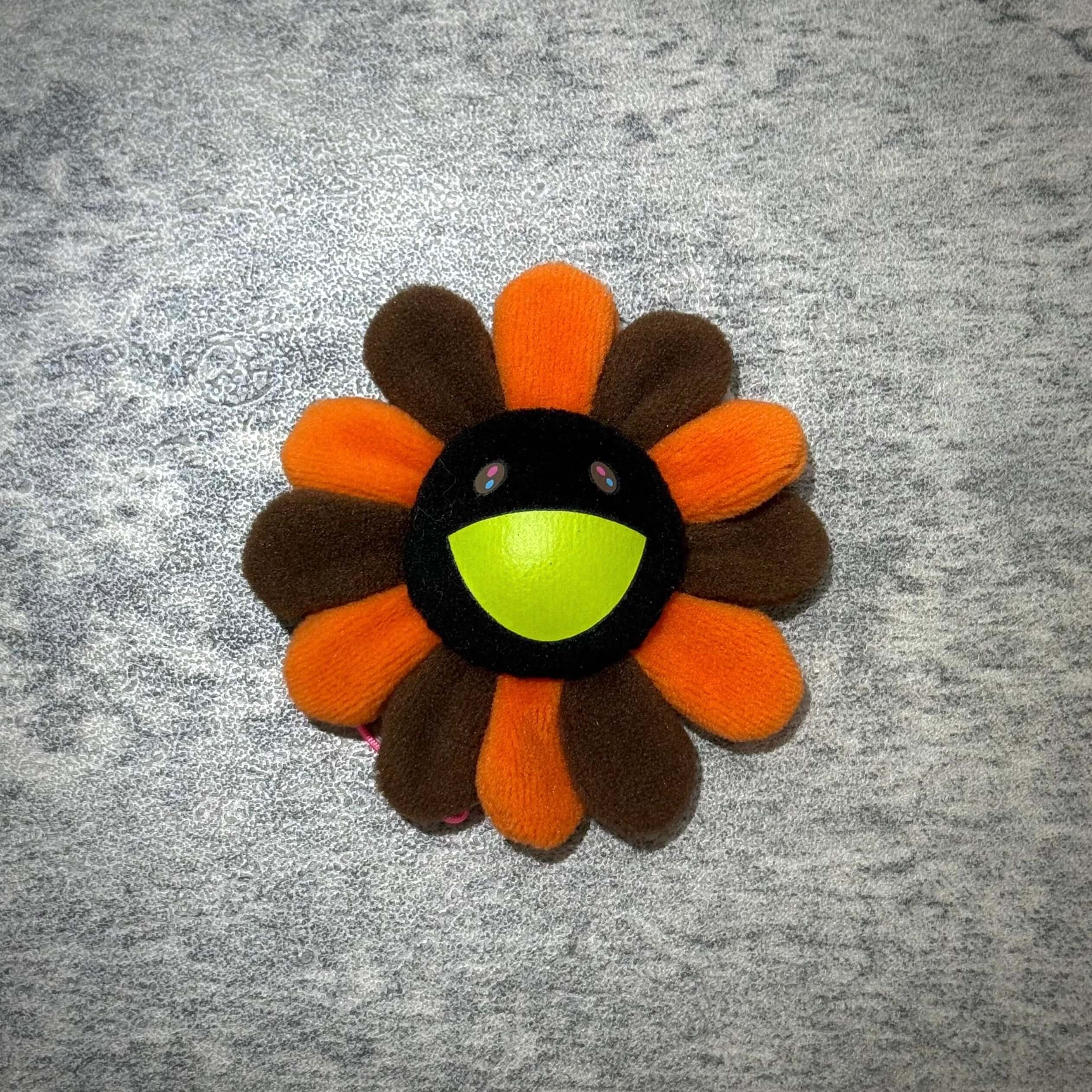 現貨 村上隆 Takashi Murakami Flower Plush 8cm Pin 扣針鎖匙扣