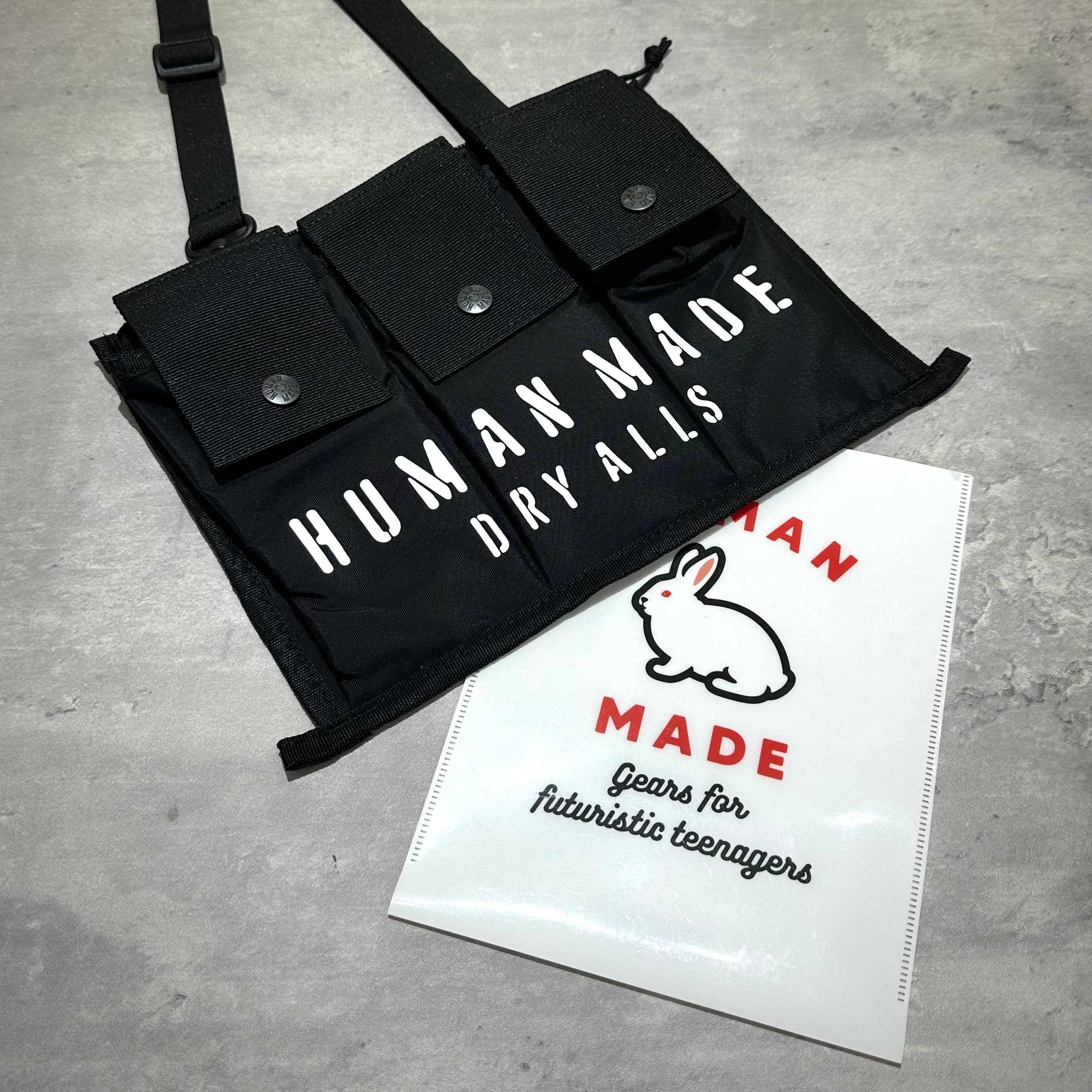 Human Made Military Shoulder Bag HM32GD011,配有多個口袋,適合各種場合的實用設計。