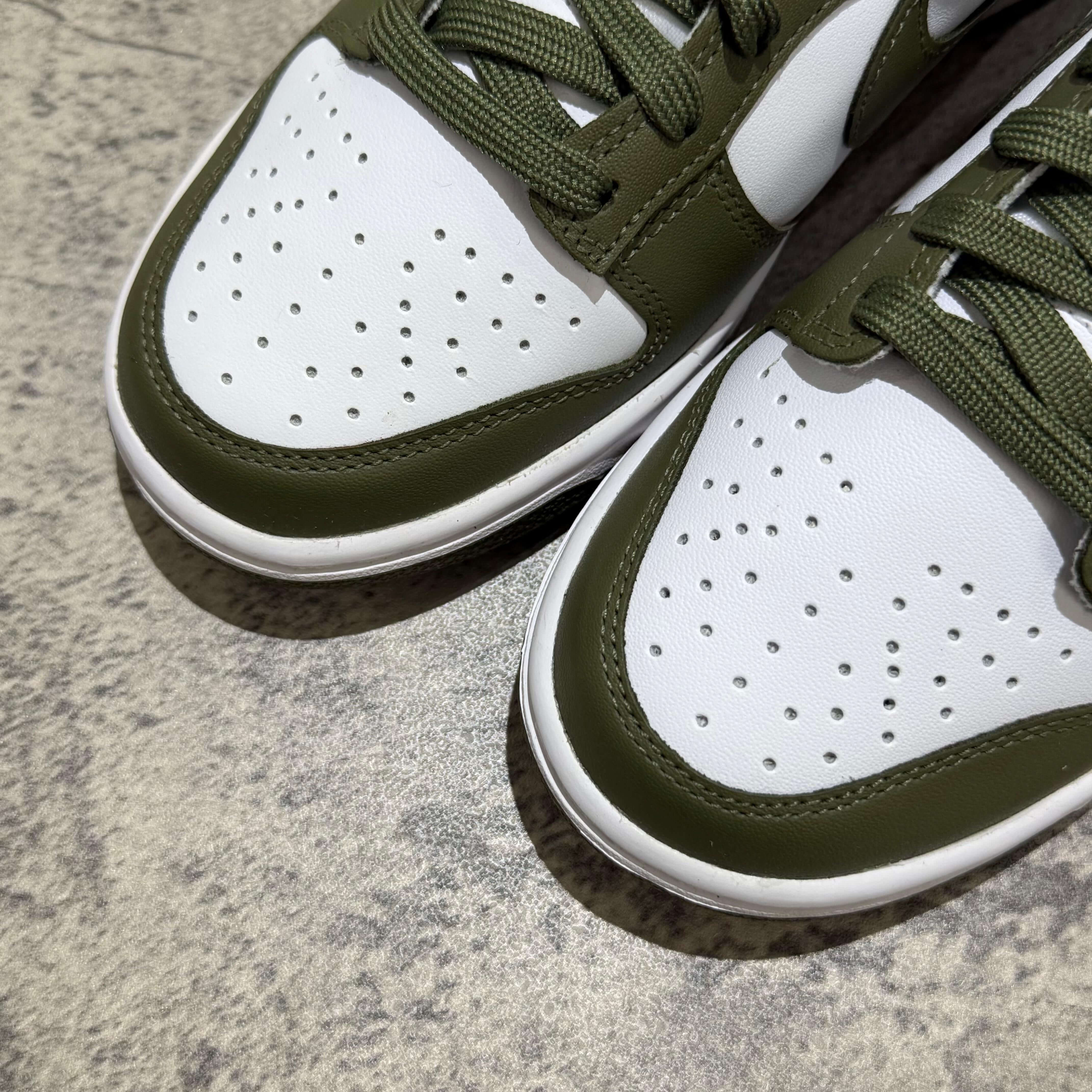 Nike Dunk Low Medium Olive