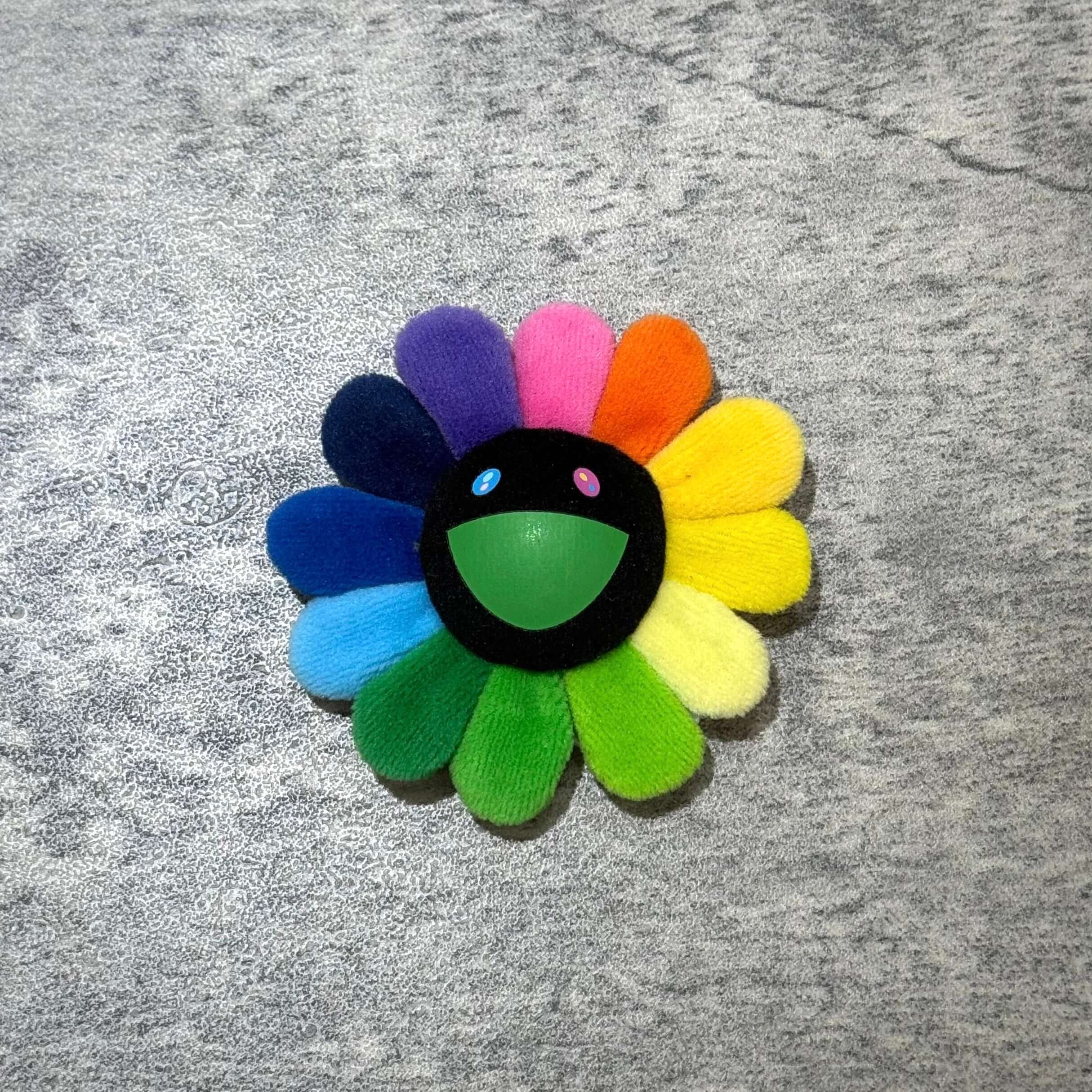 現貨 村上隆 Takashi Murakami Flower Plush 8cm Pin 扣針鎖匙扣