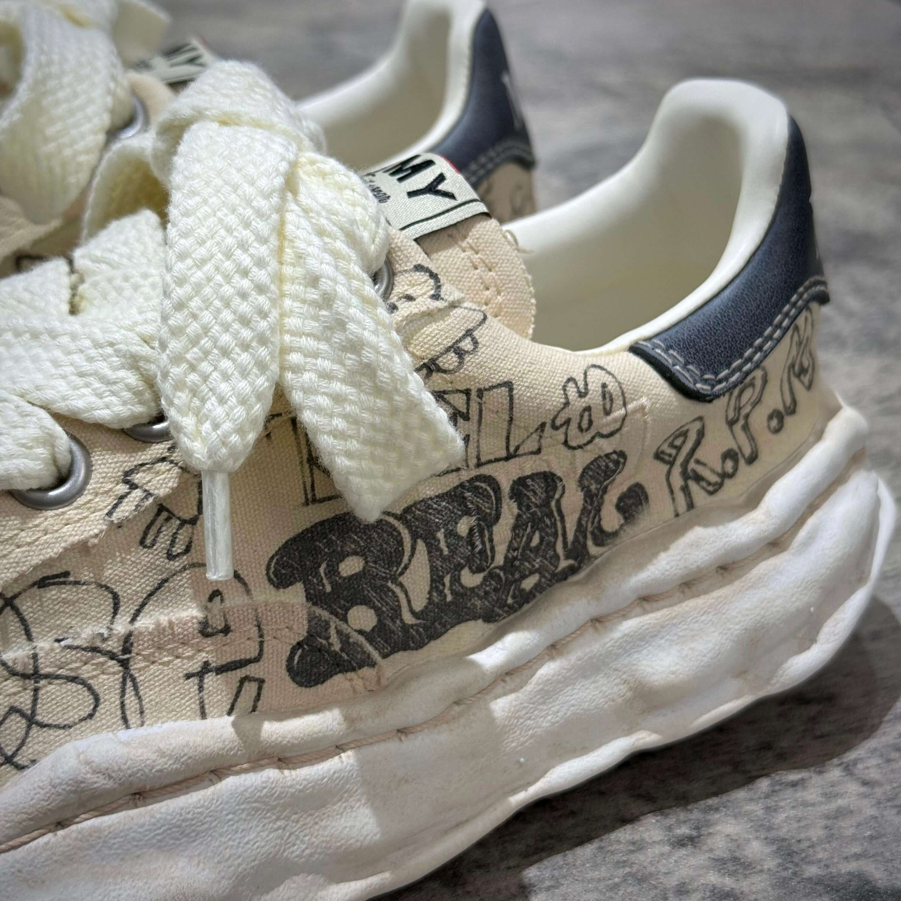 MMY BLAKEY Graffiti Printed Canvas Low featuring unique doodle designs and white laces.