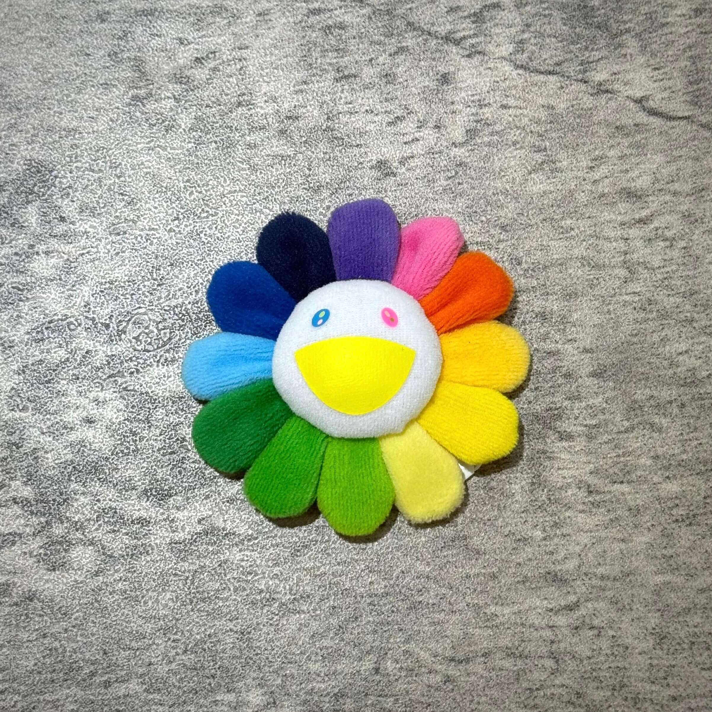 現貨 村上隆 Takashi Murakami Flower Plush 8cm Pin 扣針鎖匙扣