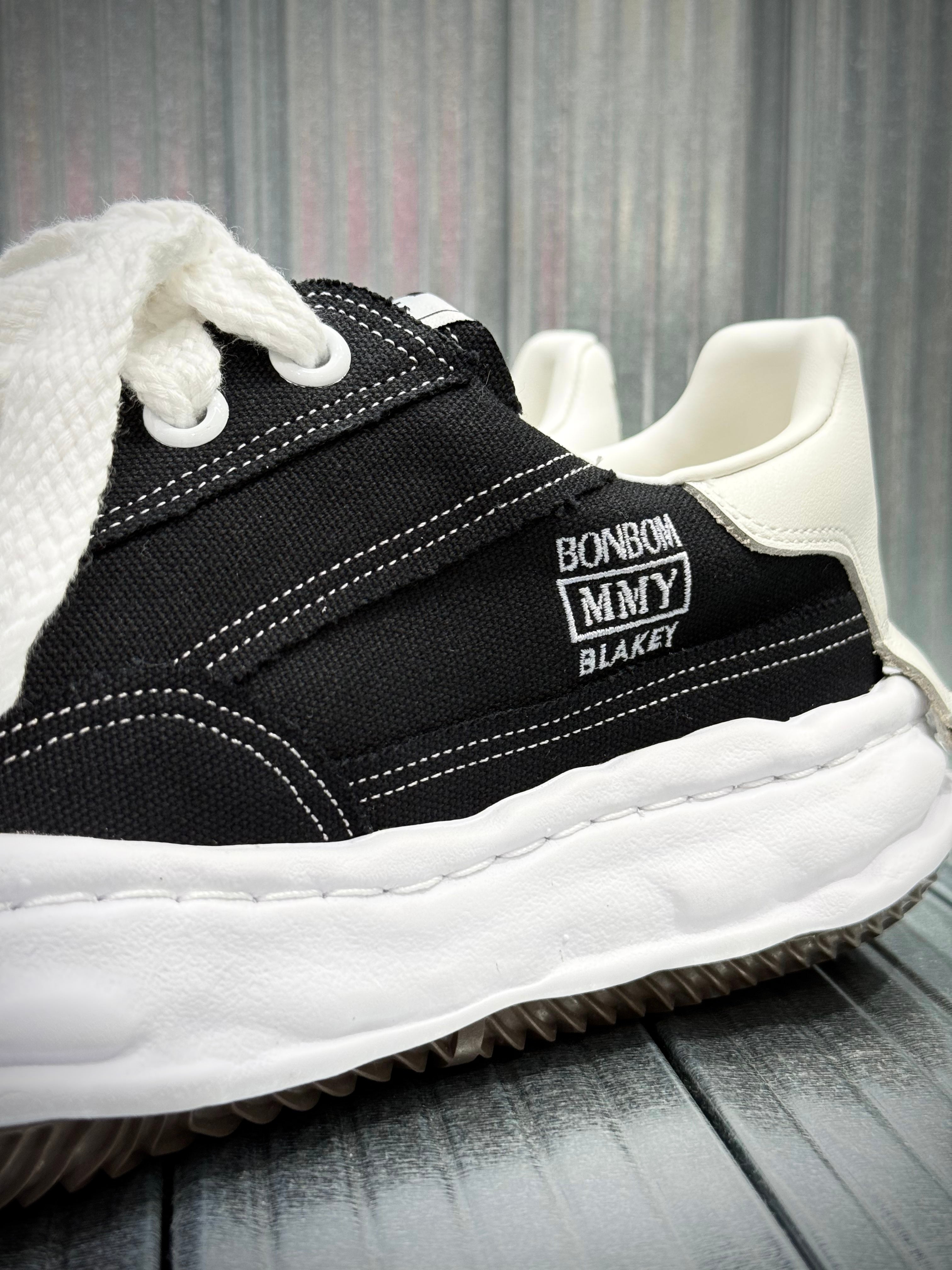 BONBOM x MMY Blakey Canvas Low - Black C14FW701