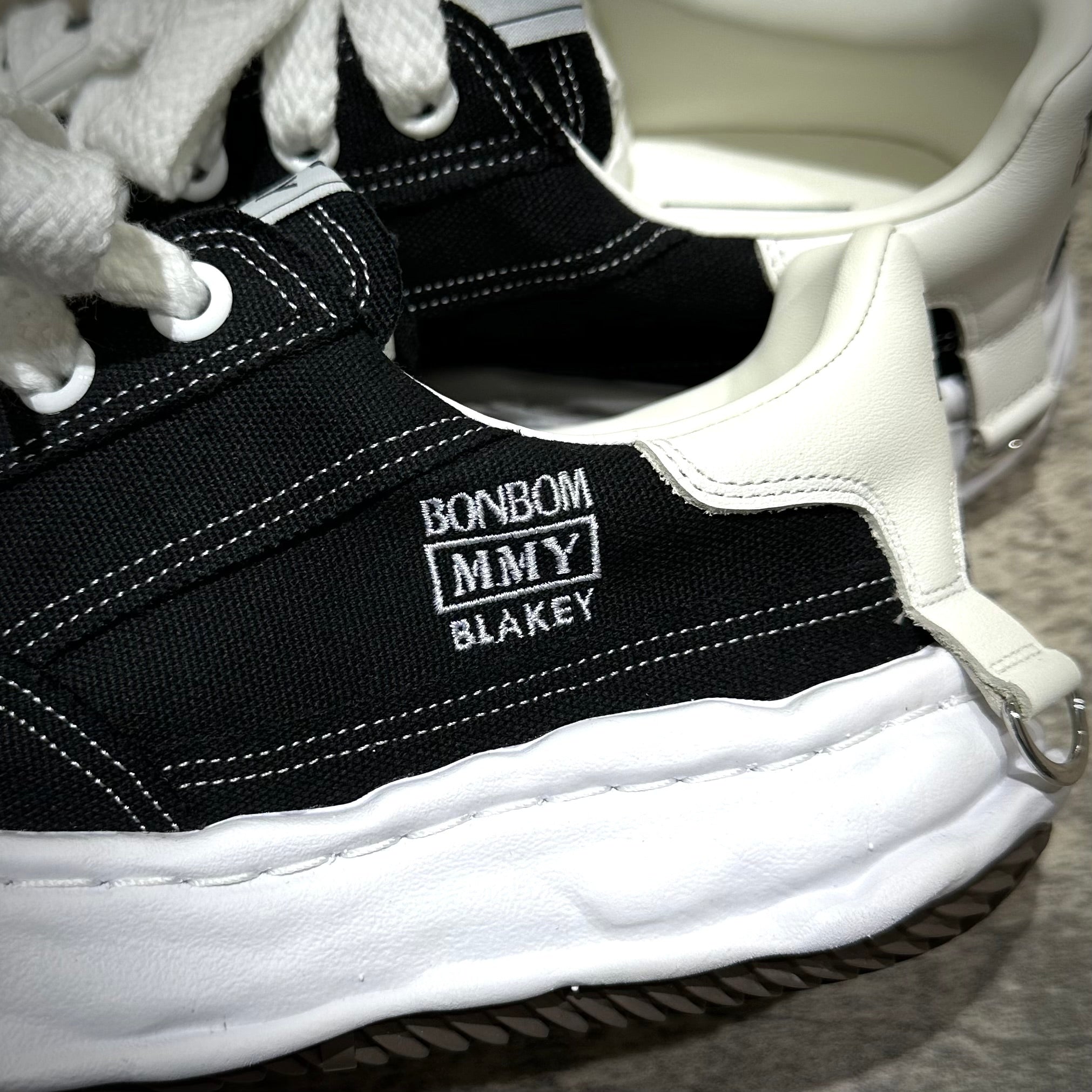 BONBOM x Maison Mihara Yasuhiro MMY BLAKEY OG Canvas - Black Sku: C14FW701 - Black