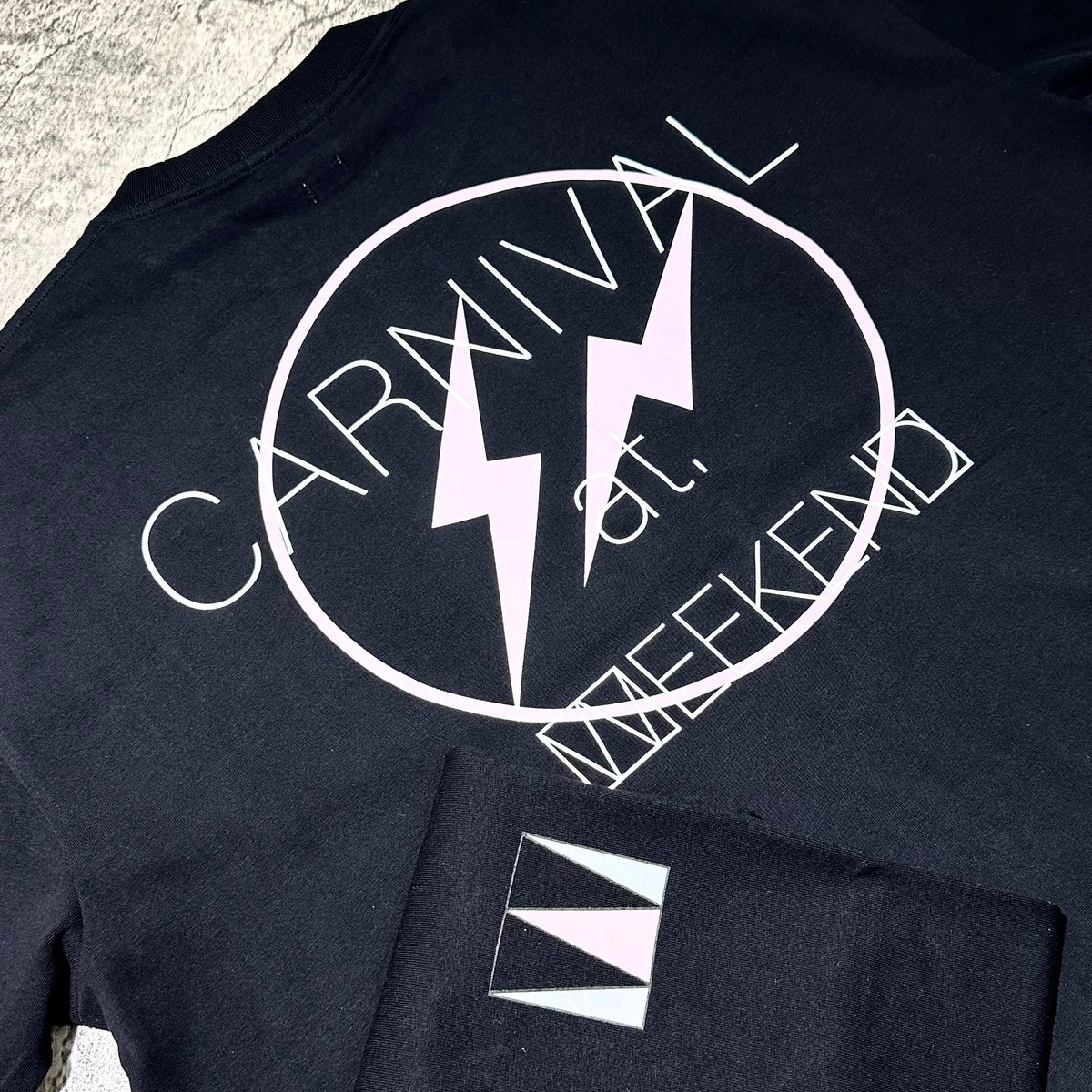 Carnival x Weekend Sequel x Fragment OVS Tee 商品圖片,展示後背設計及印刷細節。