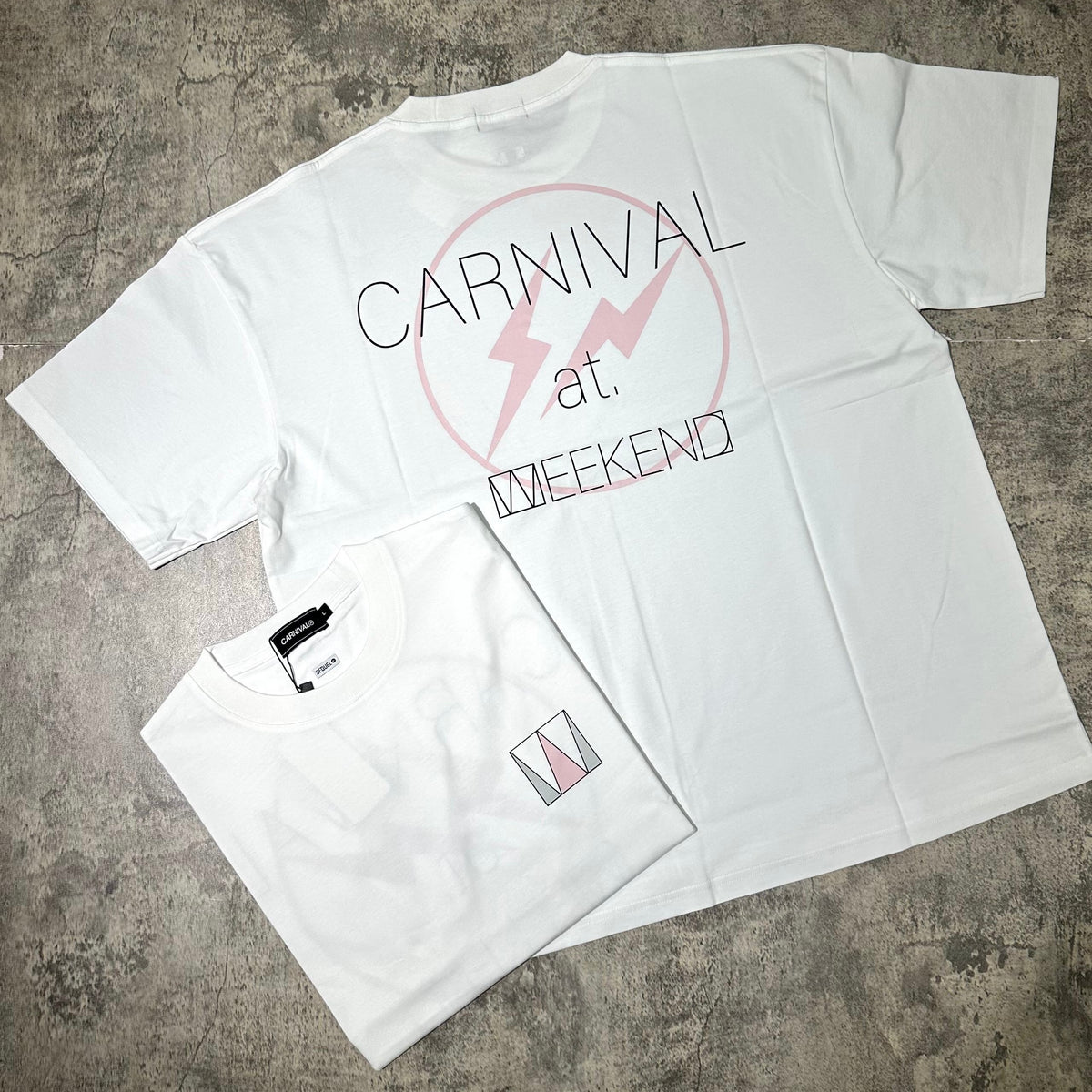 Carnival x Weekend Sequel x Fragment OVS Tee,白色T恤,印有品牌標誌,風格時尚前衛