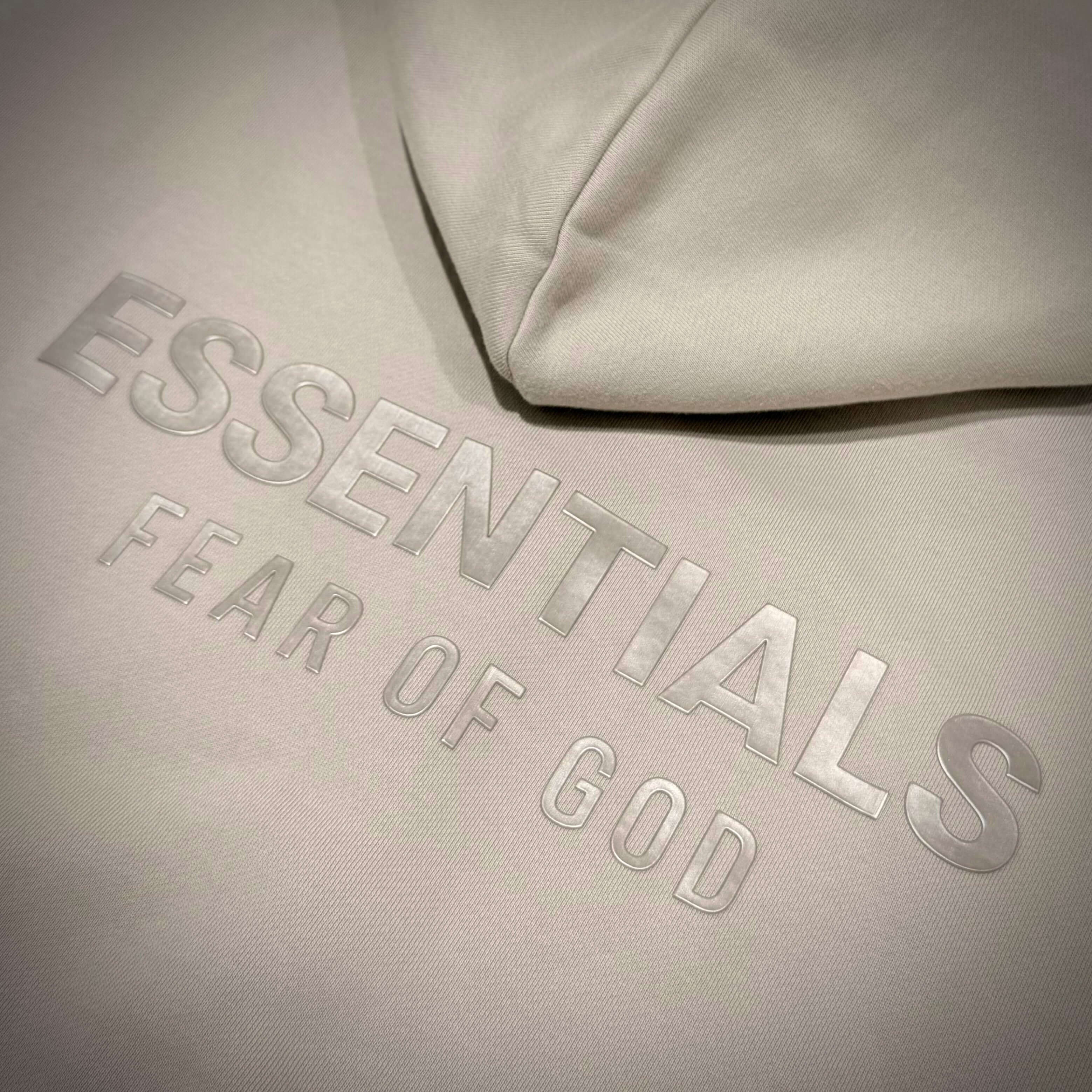 FOG Essentials Classic Fit Fleece Zip Up FW25 timber logo