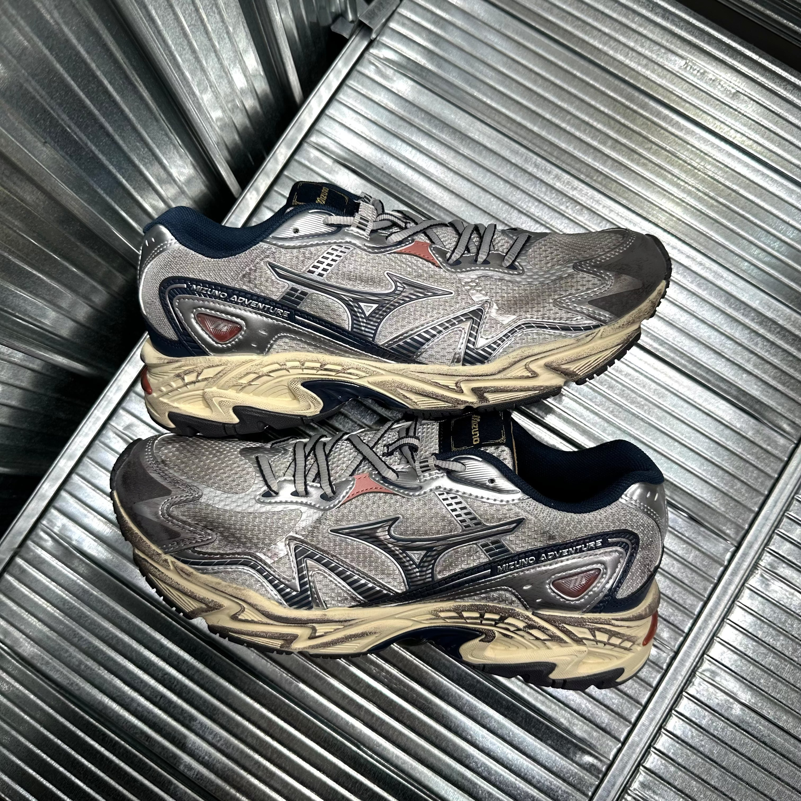 Mizuno Adventure - Silver Navy D1GH230106
