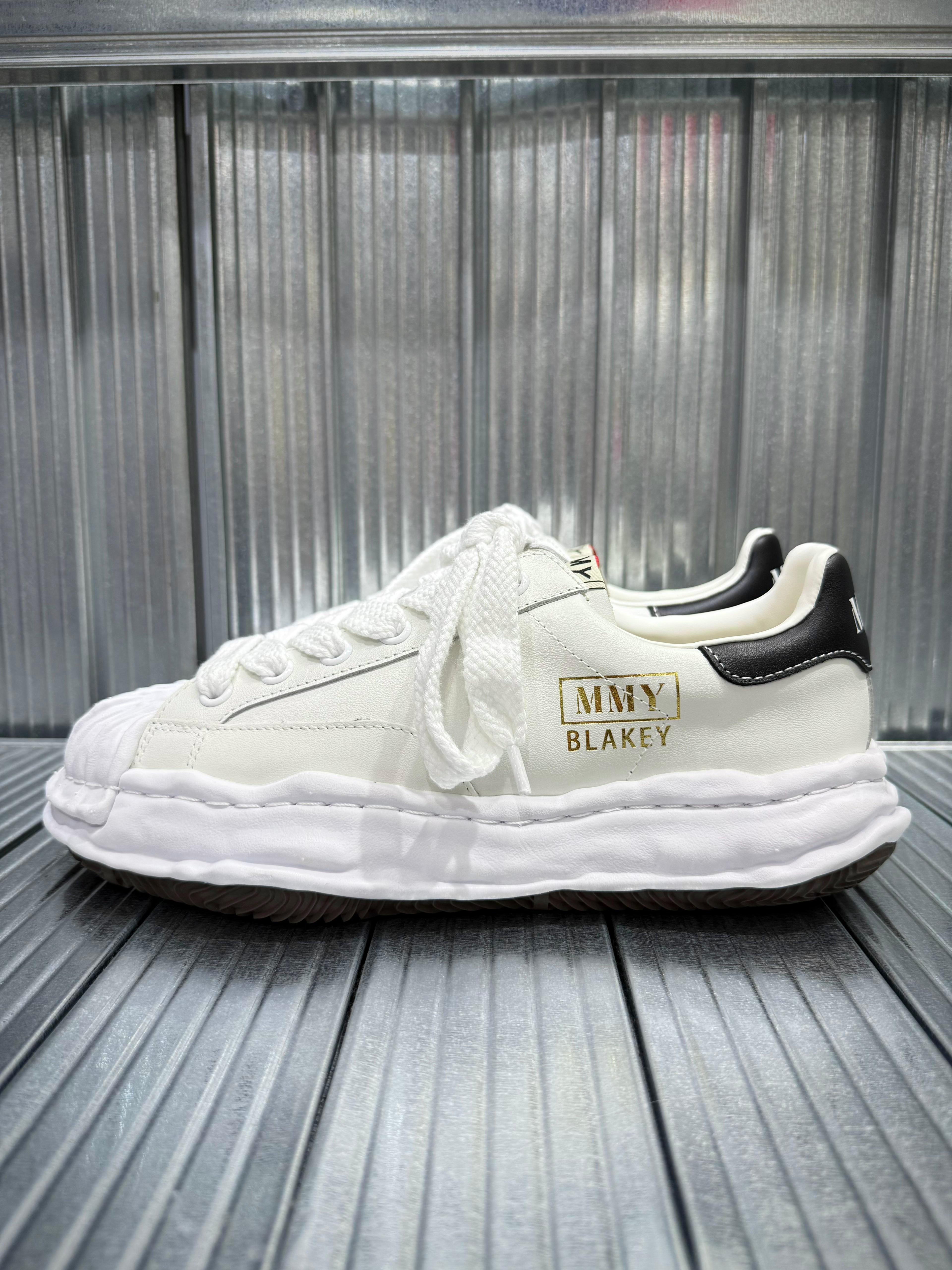 Maison Mihara Yasuhiro MMY Blakey Leather Low - White A06FW702