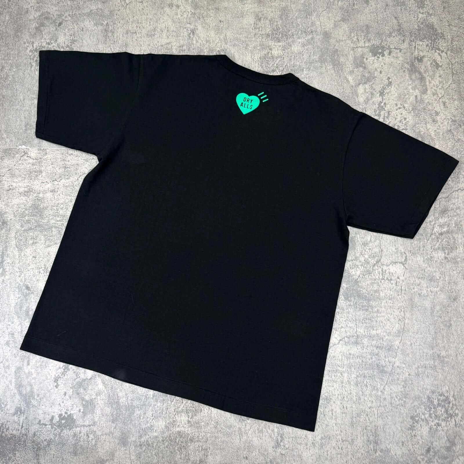 預訂 Human Made Bangkok 曼谷 限定 Elephant Graphic Tee 背面設計黑色T恤,帶有綠色心形圖案