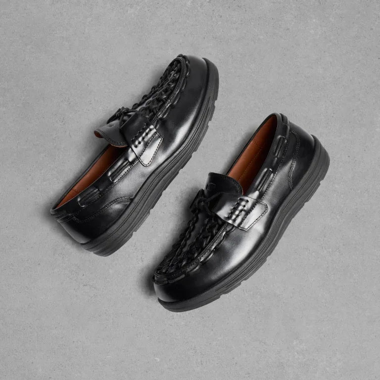 Keen Uneek Loafer Nocturnal Black top view showcasing sleek design and premium leather material.