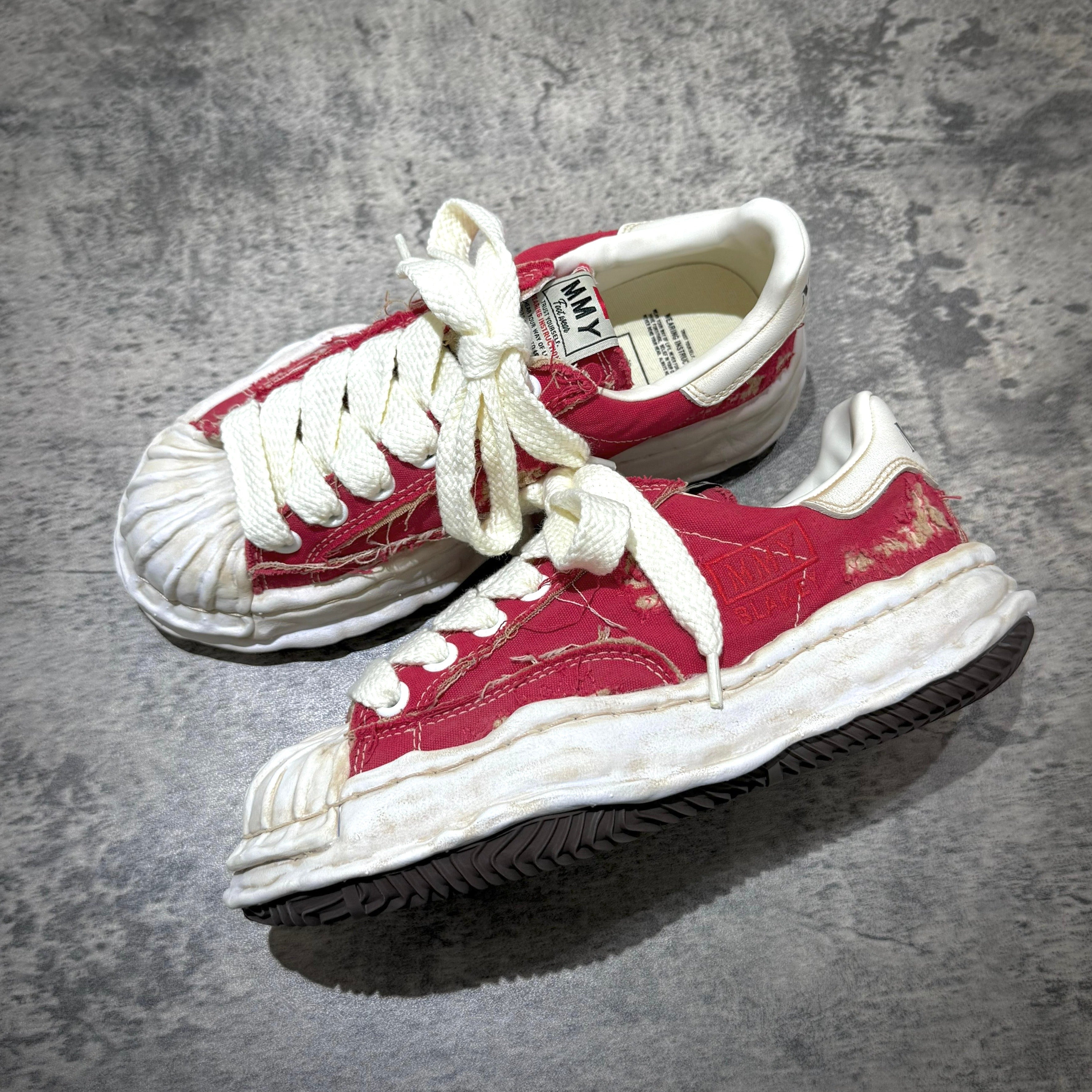 MMY Blakey Canvas Ripped Overdye Low - Red A16FW729 sneakers on a textured surface.