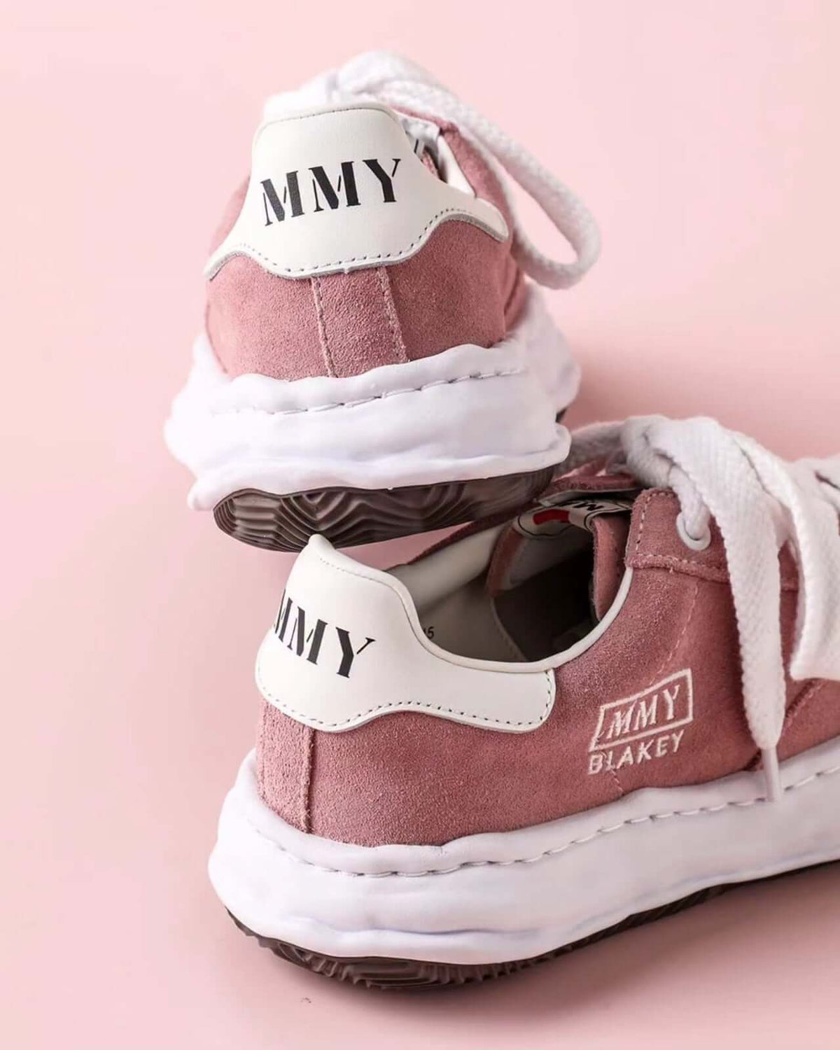 MMY Blakey Suede Low - Pink A17FW745 featuring suede material and stylish design.