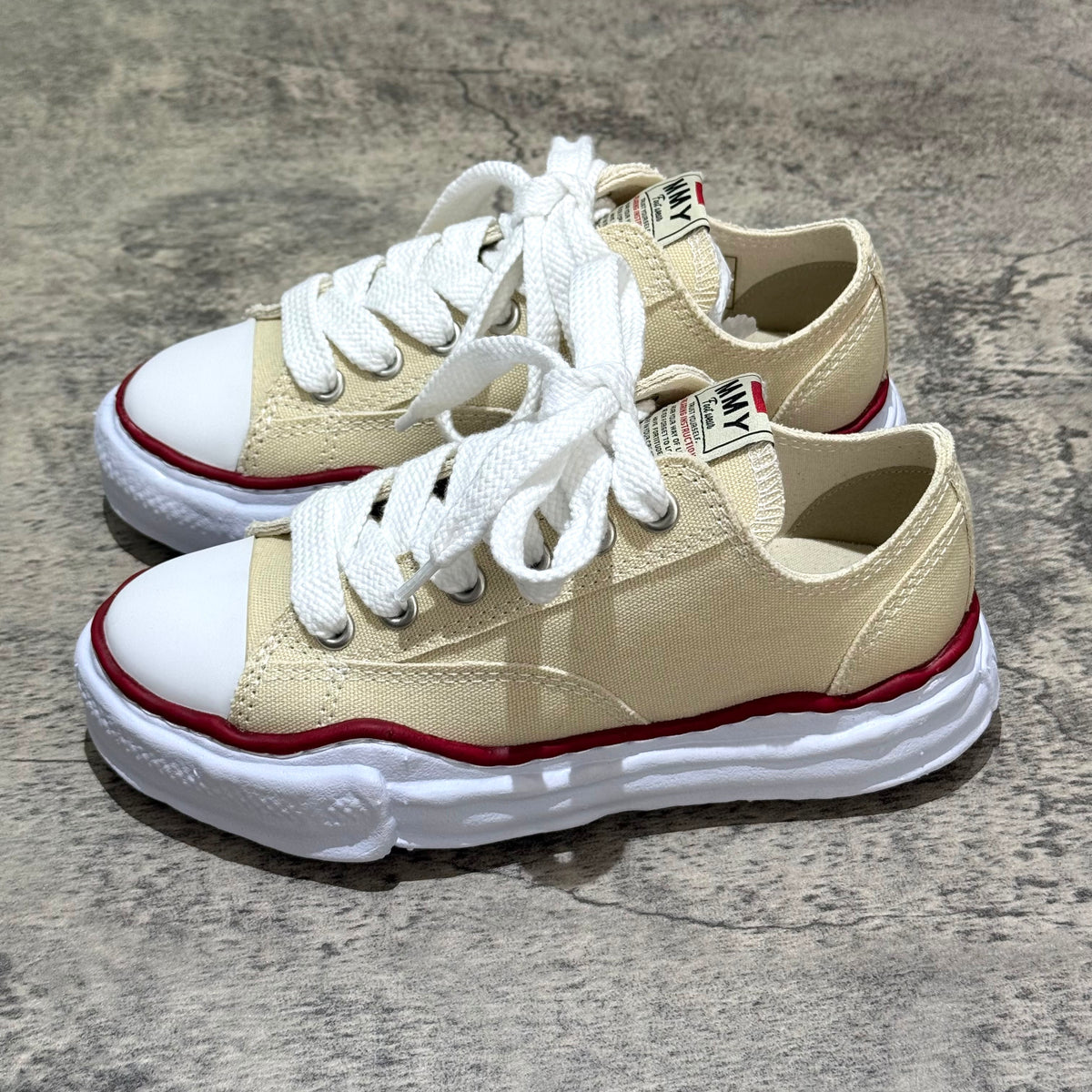 MMY PETERSON OG Canvas - Natural in beige with white laces and red accents, featuring a stylish design for casual wear.