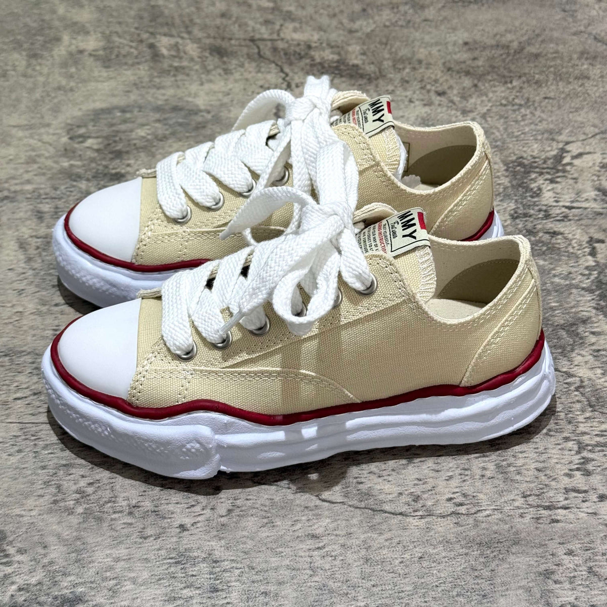 MMY PETERSON OG Canvas - Natural in beige with white laces and red accents, featuring a stylish design for casual wear.
