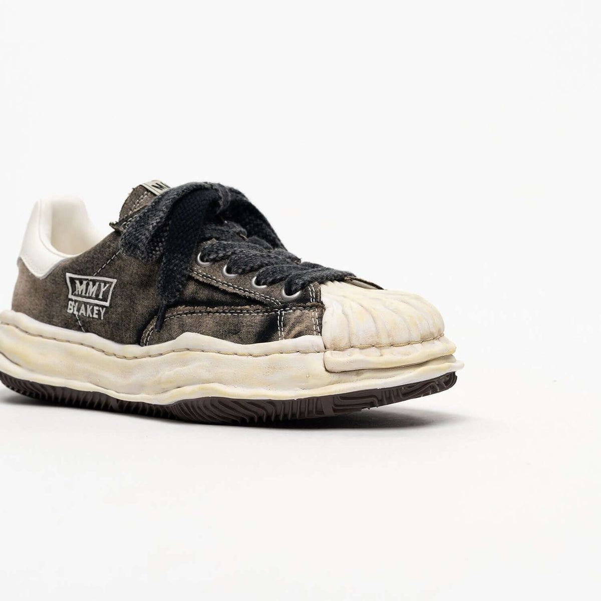 MMY Blakey Bleached Canvas Low - Black, stylish sneaker in black and white, featuring unique bleached design and comfortable fit.
