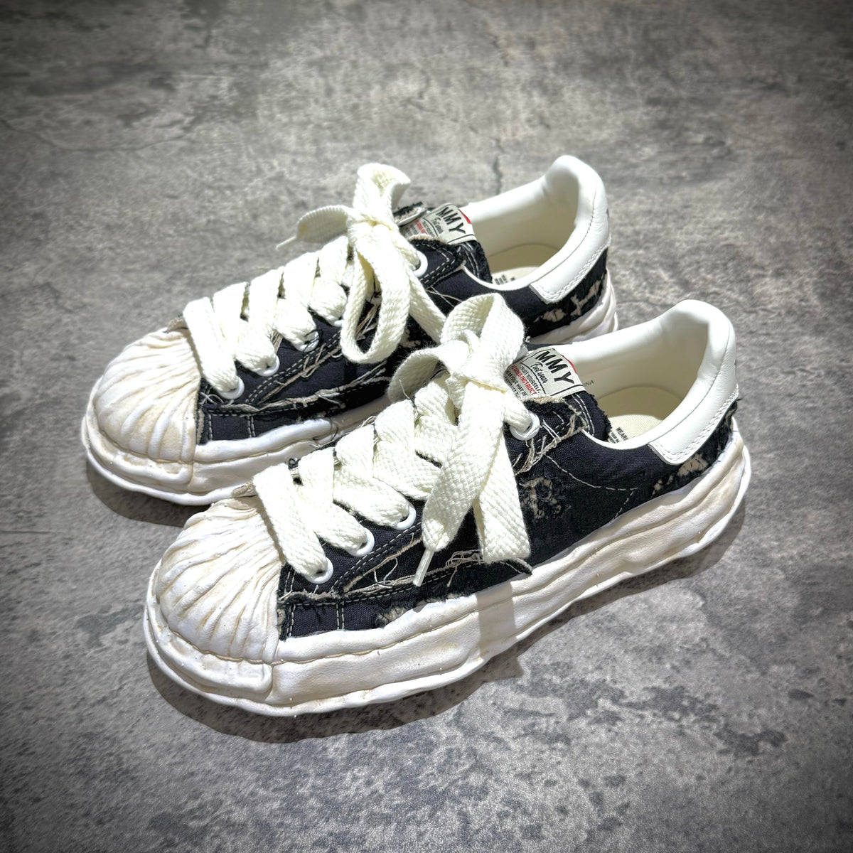 MMY Blakey Canvas Ripped Overdye Low - Black A16FW729