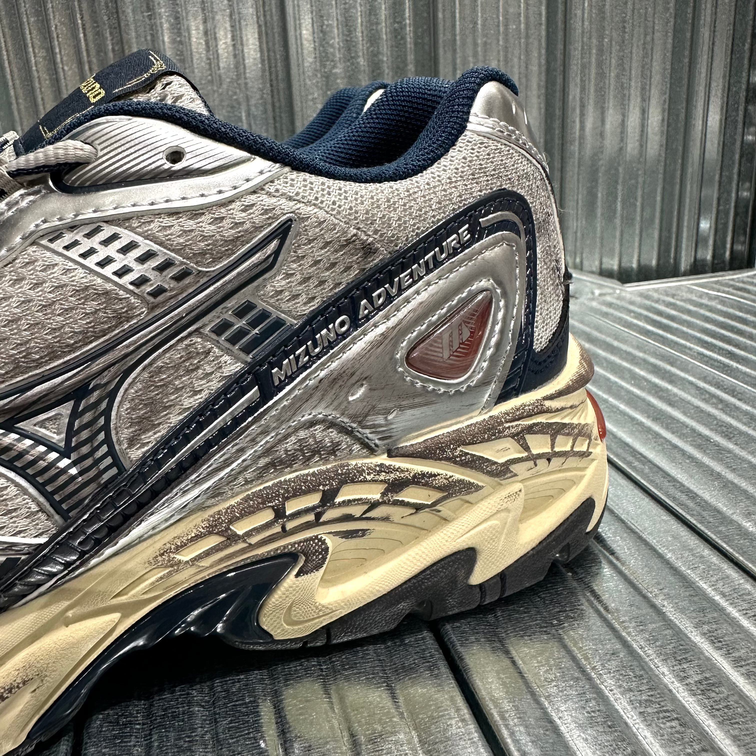 Mizuno Adventure - Silver Navy D1GH230106