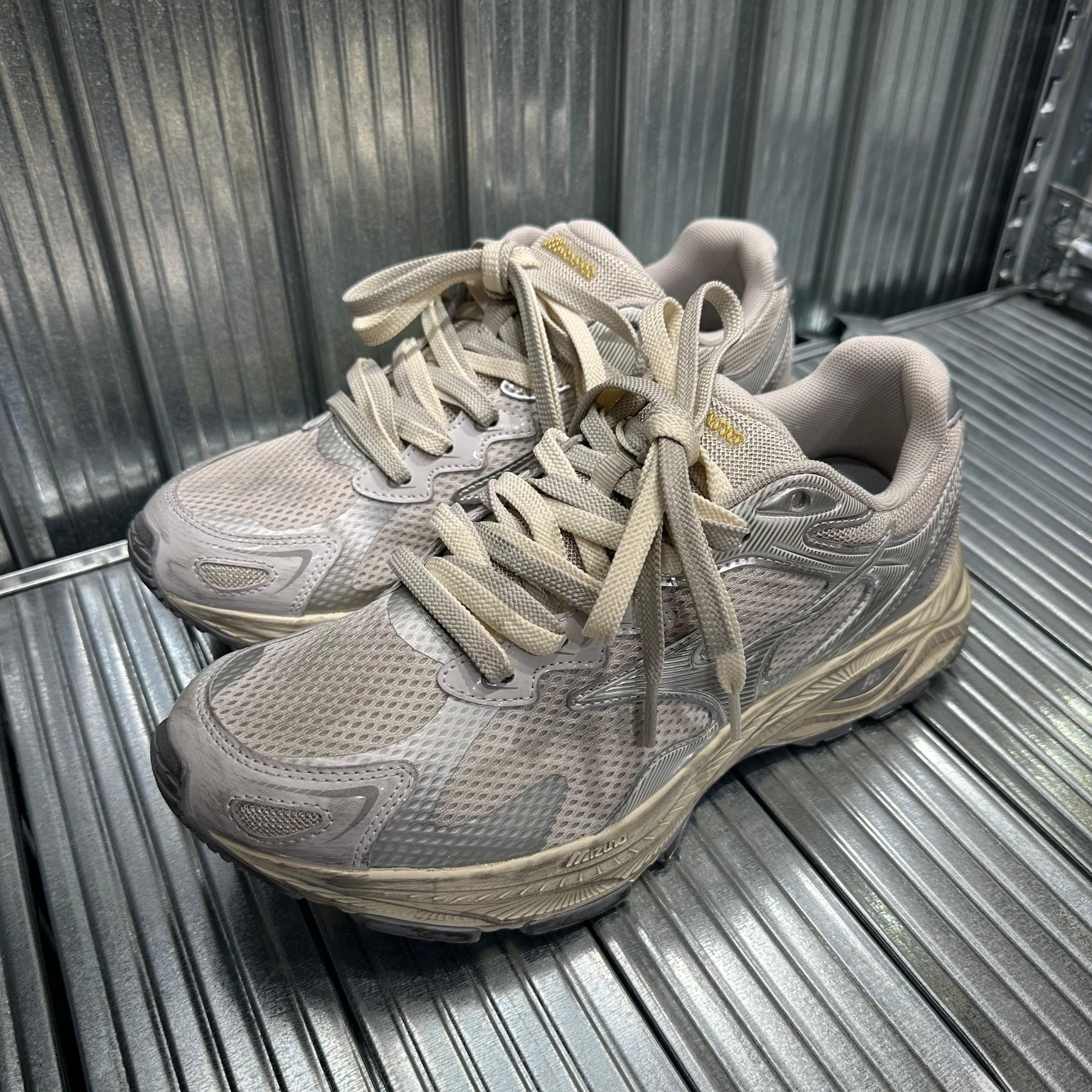 Mizuno Racer S - Liquid Silver | In stock – WEAR43WAY