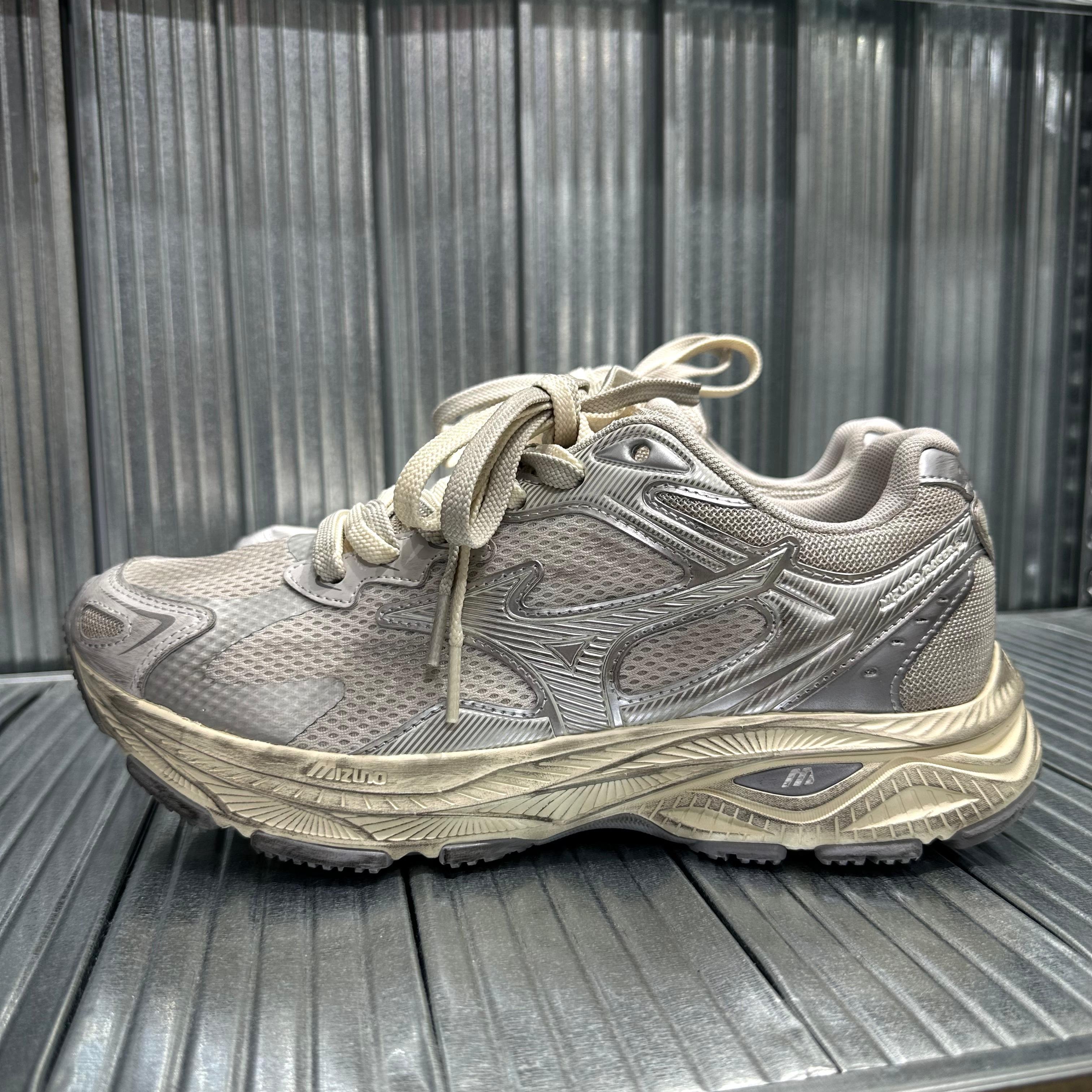 Mizuno Racer S - Liquid Silver D1GH223518