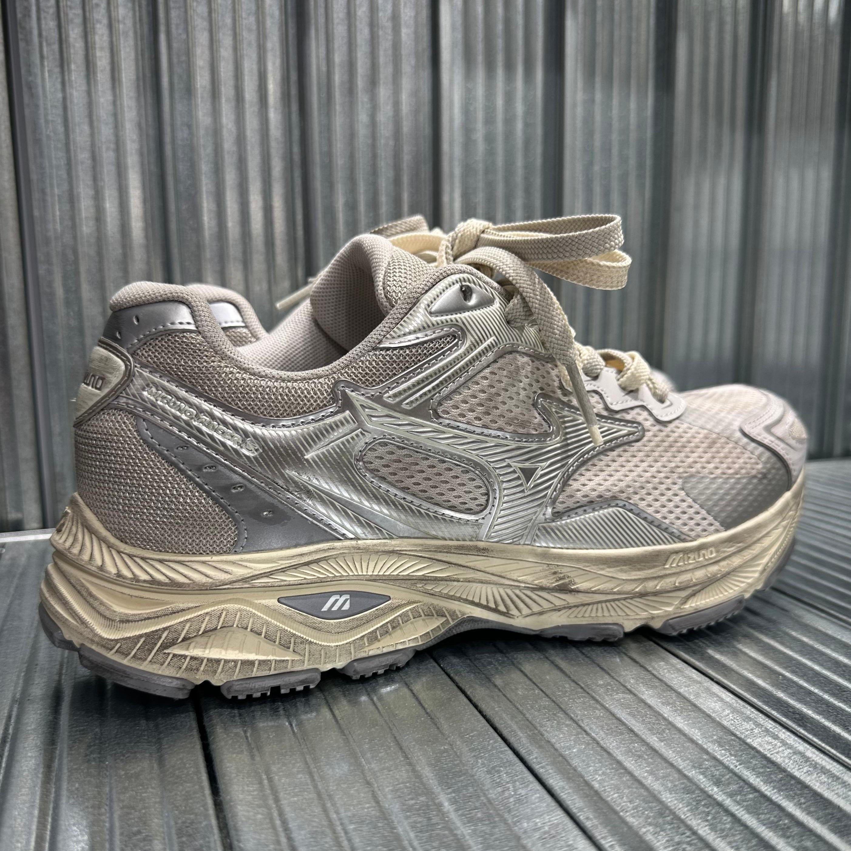 Mizuno Racer S - Liquid Silver D1GH223518