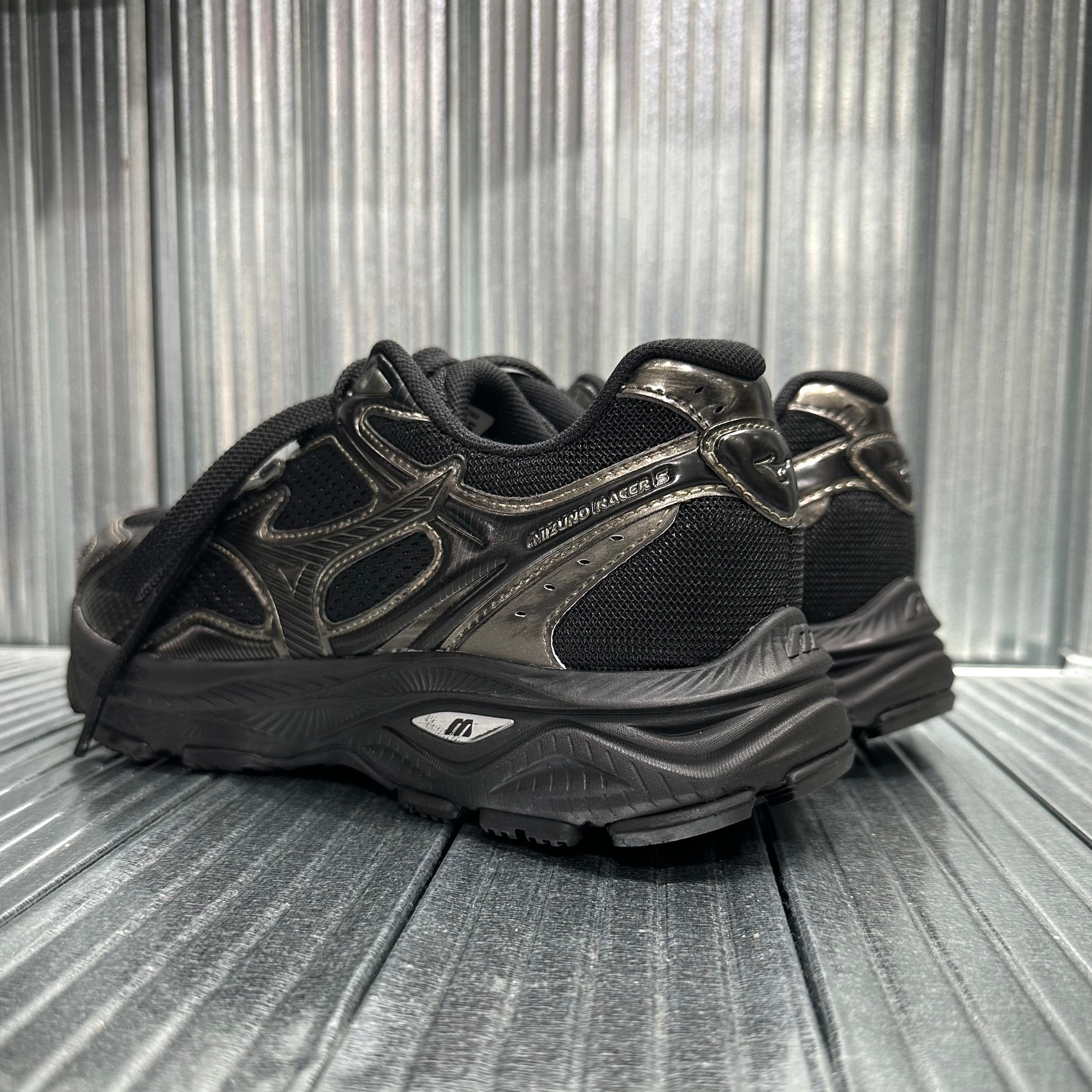 Mizuno Racer S - Metal Grey Black D1GH223521