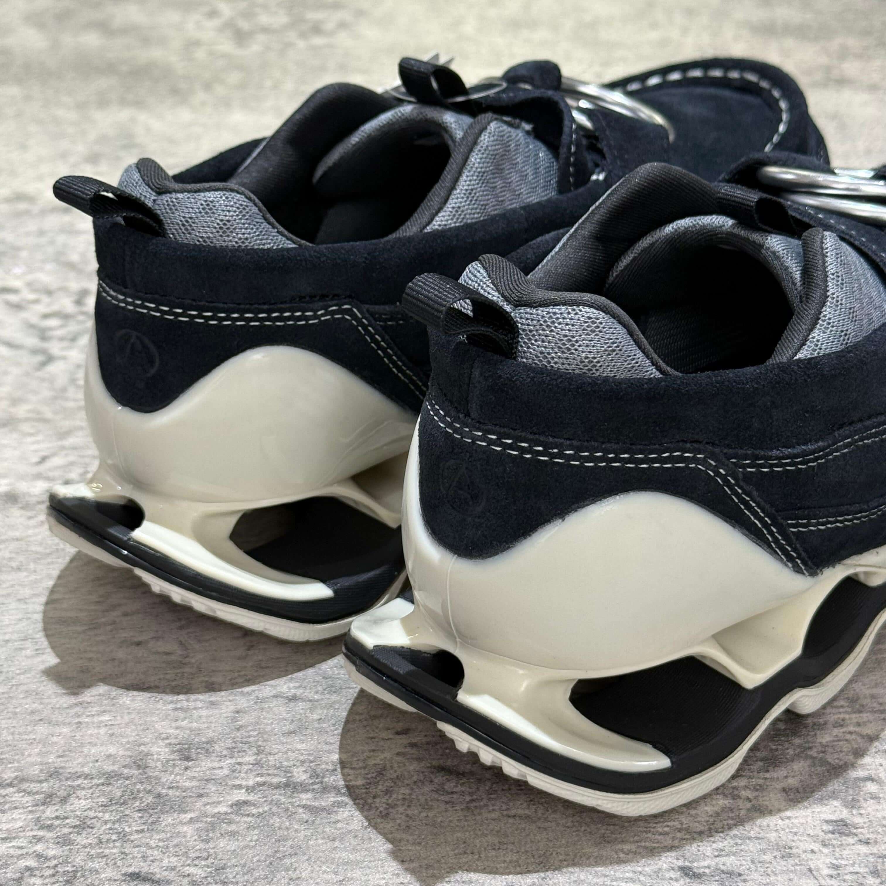 Mizuno x Setsumasa Kobayashi Wave Prophecy Ring Moc - Black heel view showcasing unique design and cushioning.