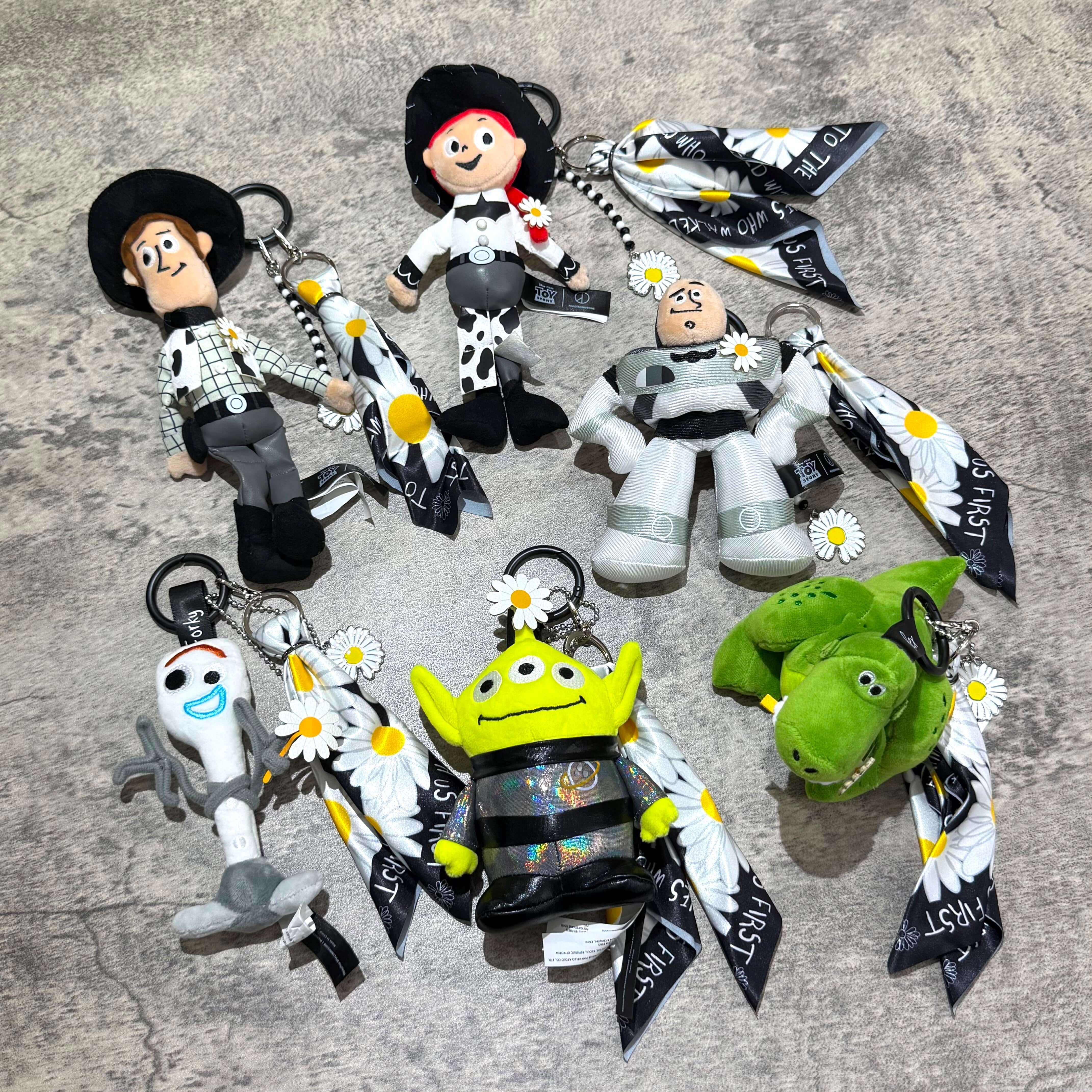 PEACEMINUSONE x Toy Story The First Fan - Plush Keyring 盲盒 (已開) 產品圖片,包括角色小玩偶和鑰匙扣