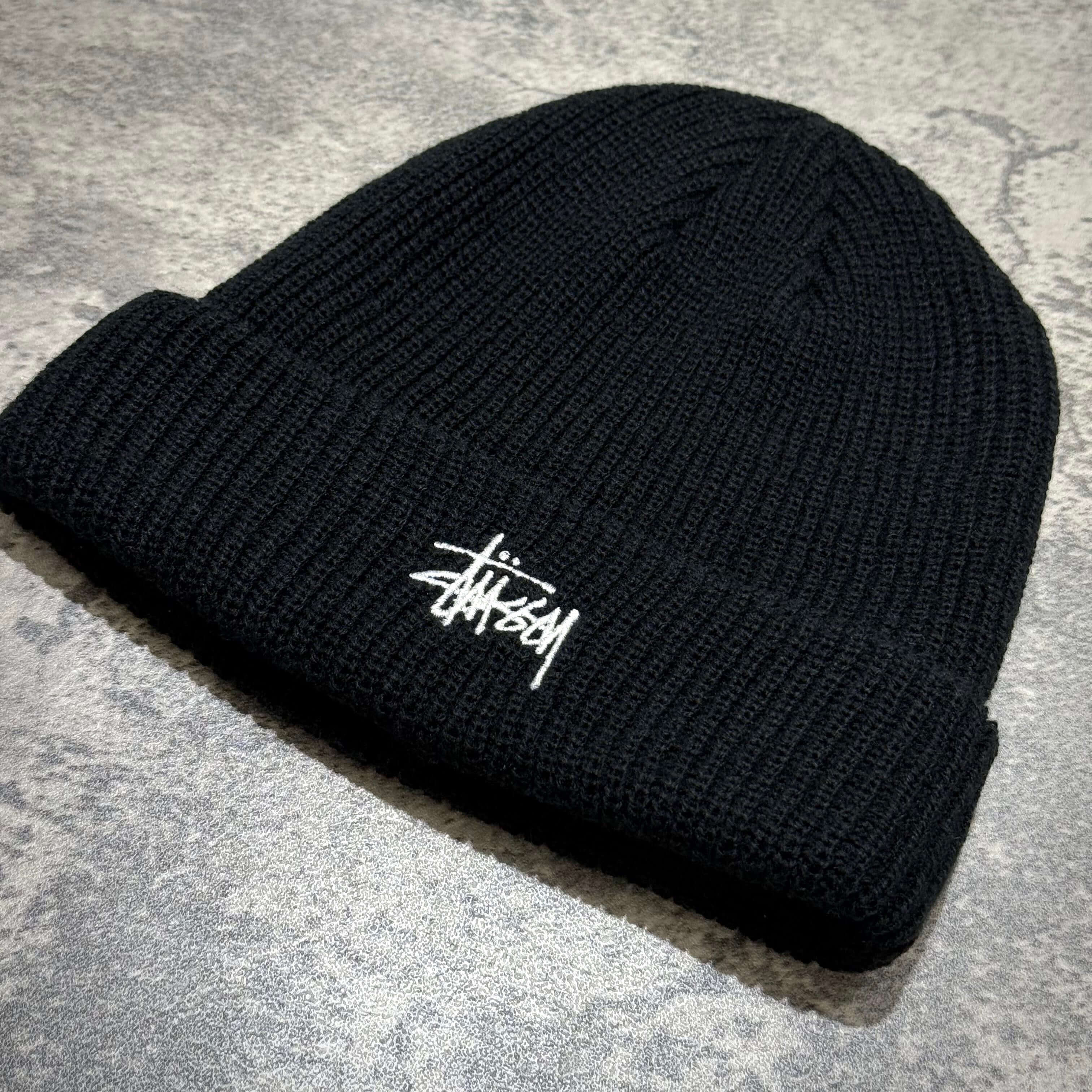 Stussy Basic Cuff Beanie - Black logo