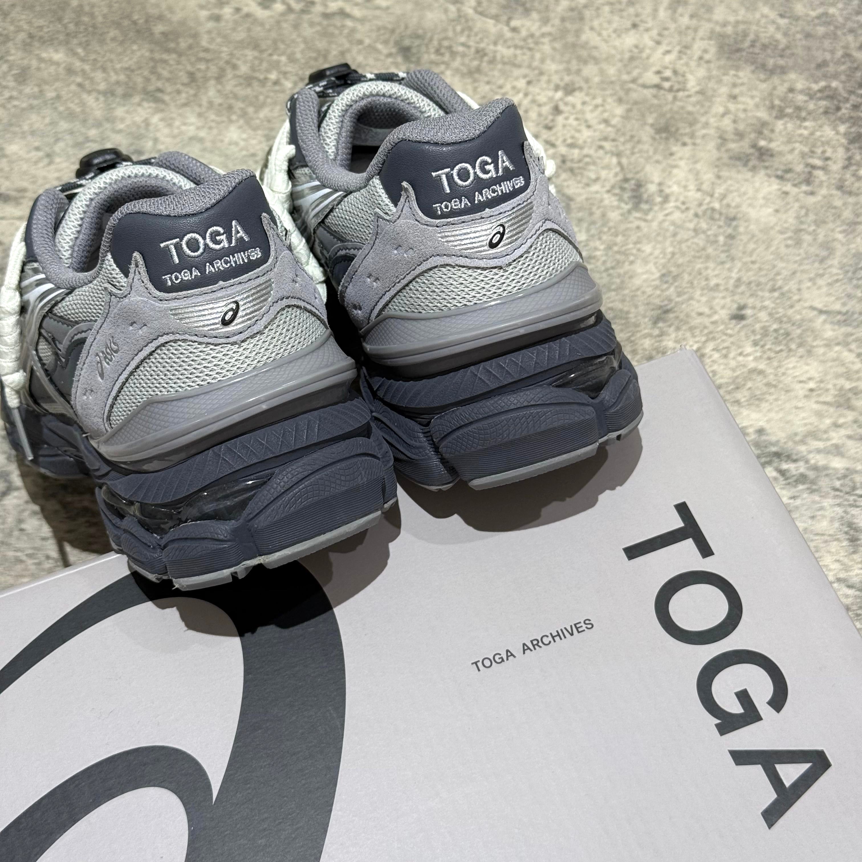 Toga x Aics Gel-Cumulus 16 - Grey Black Silver