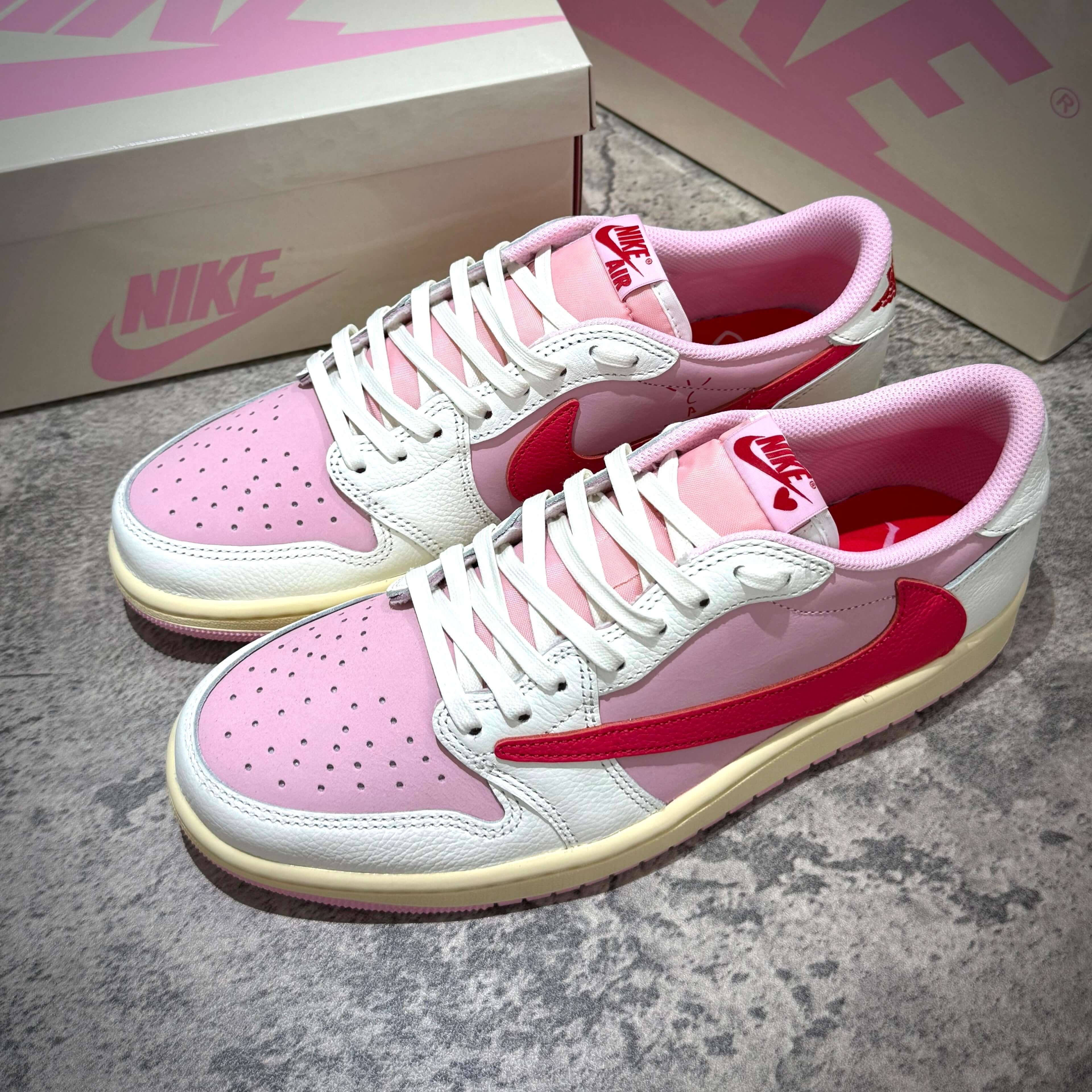 Travis Scott × Nike Air Jordan 1 Retro Low SP Tropical Pink