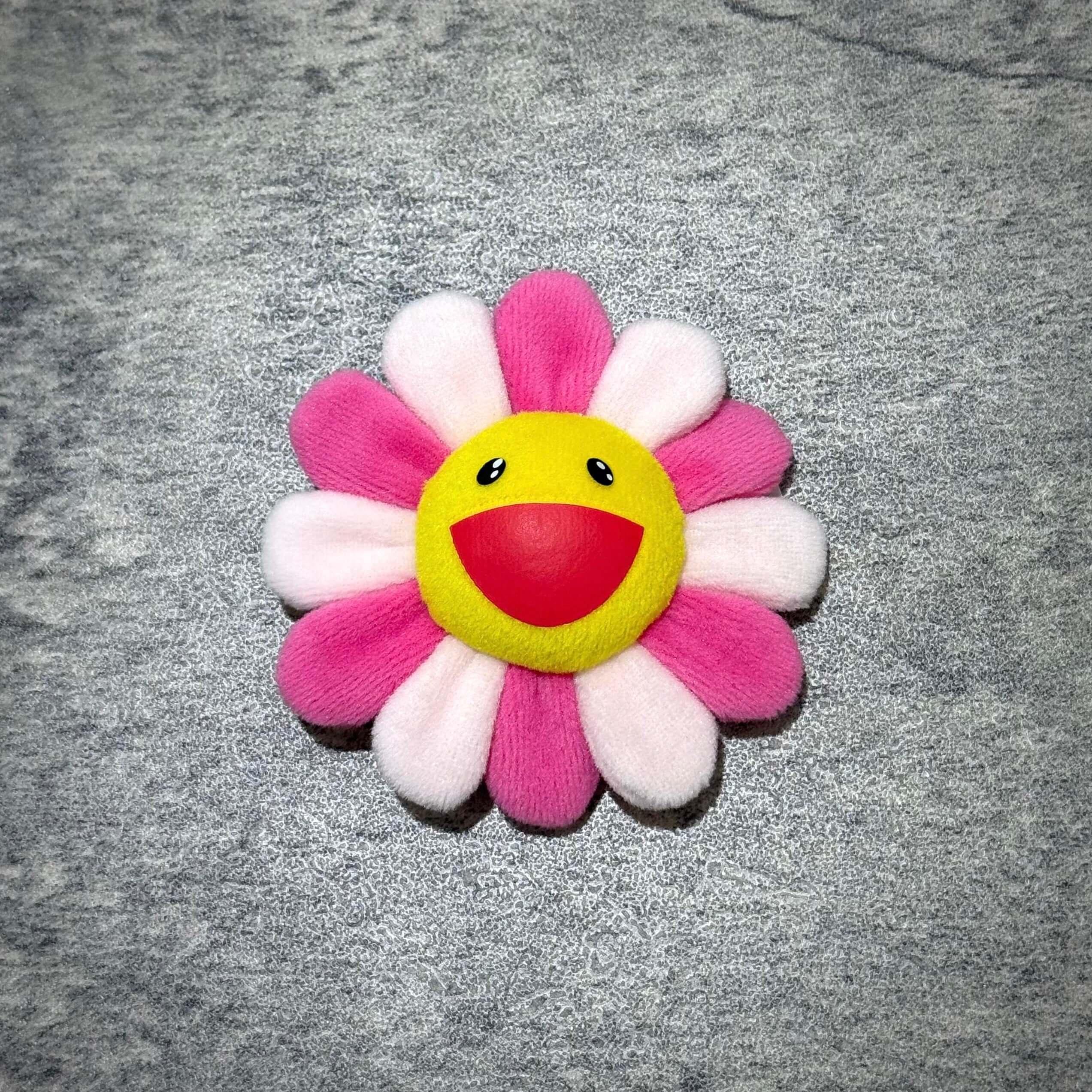 現貨 村上隆 Takashi Murakami Flower Plush 8cm Pin 扣針鎖匙扣