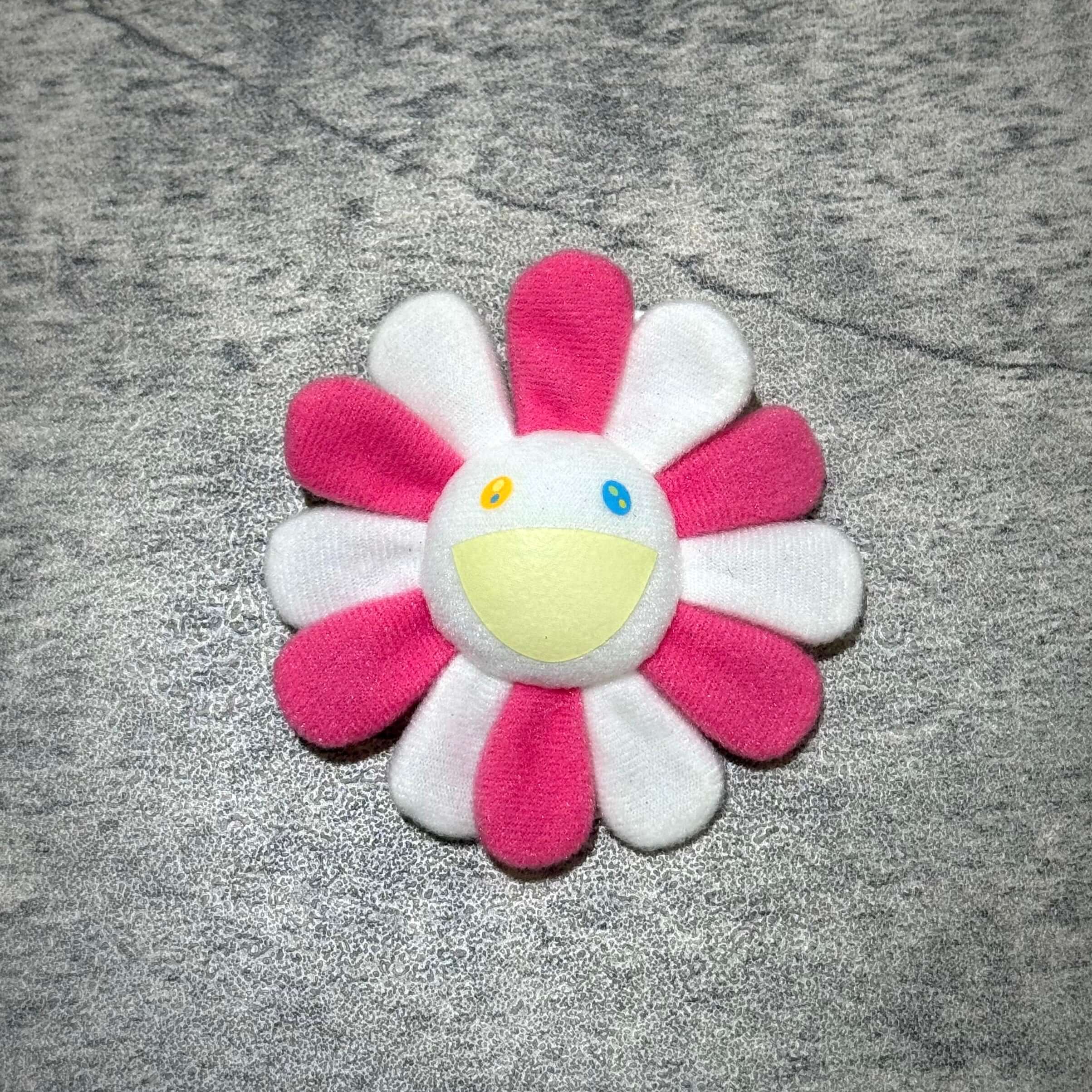 現貨 村上隆 Takashi Murakami Flower Plush 8cm Pin 扣針鎖匙扣