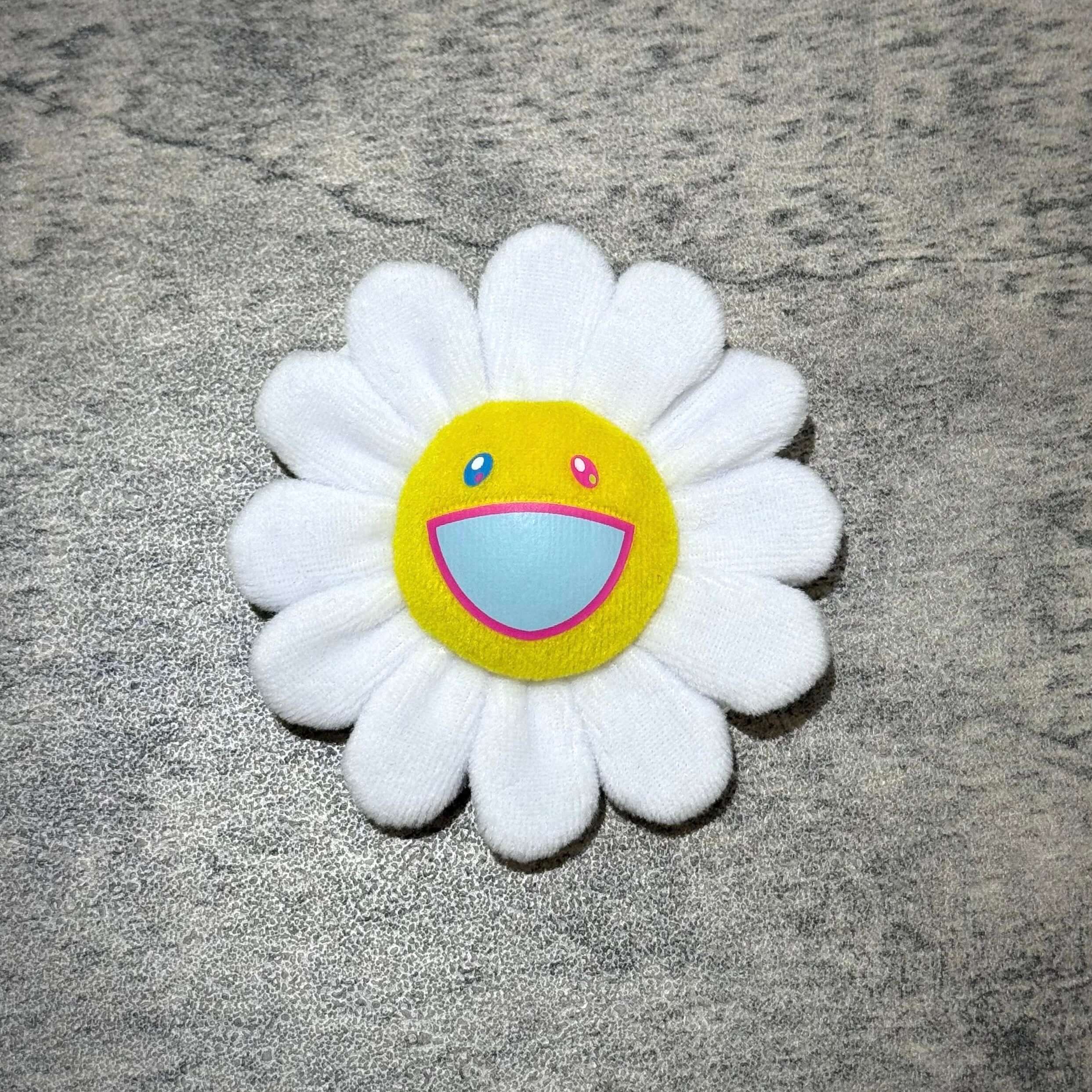 現貨 村上隆 Takashi Murakami Flower Plush 8cm Pin 扣針鎖匙扣