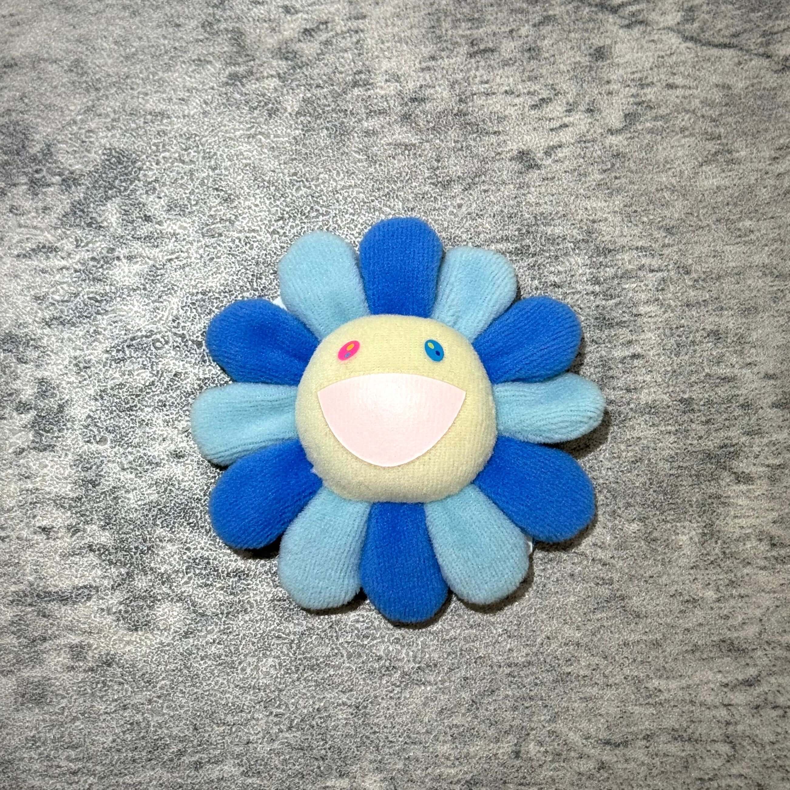 現貨 村上隆 Takashi Murakami Flower Plush 8cm Pin 扣針鎖匙扣