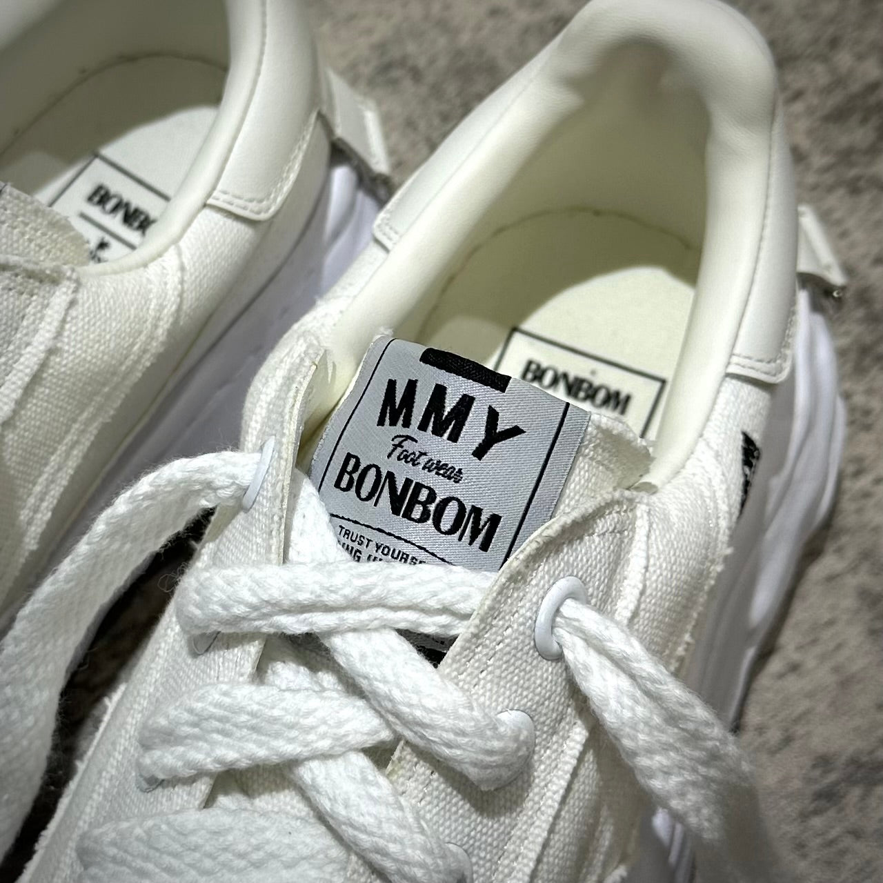 BONBOM x Maison Mihara Yasuhiro MMY BLAKEY OG Canvas - White Sku: C14FW701 - White 