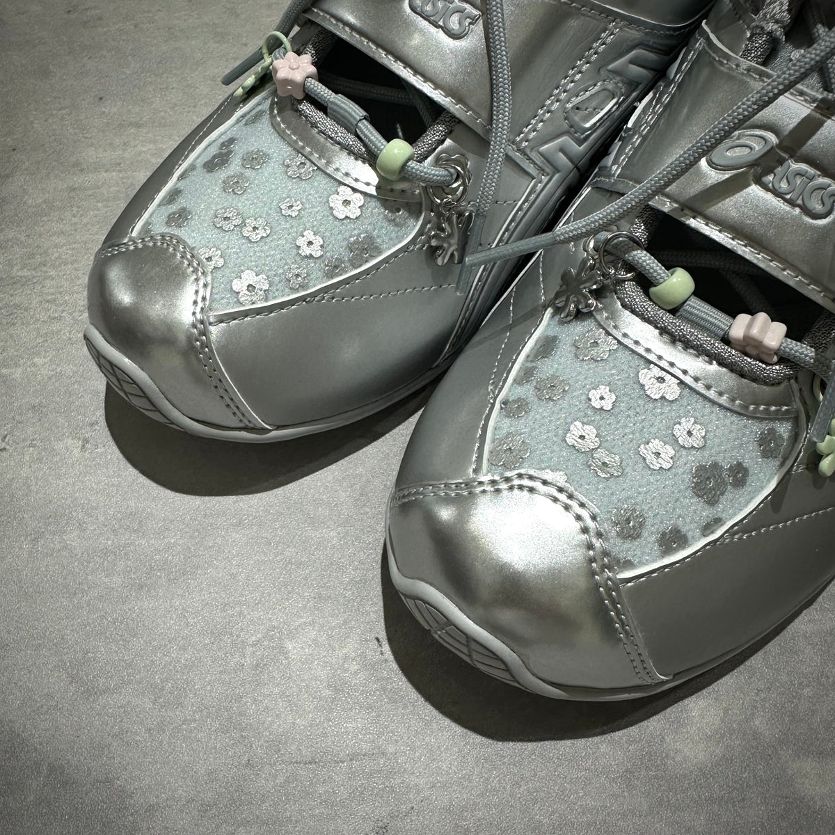 Cecilie Bahnsen x Asics Gel-Kinetic FR - Pure Silver 1203B171-020 close-up of floral-detail sneakers
