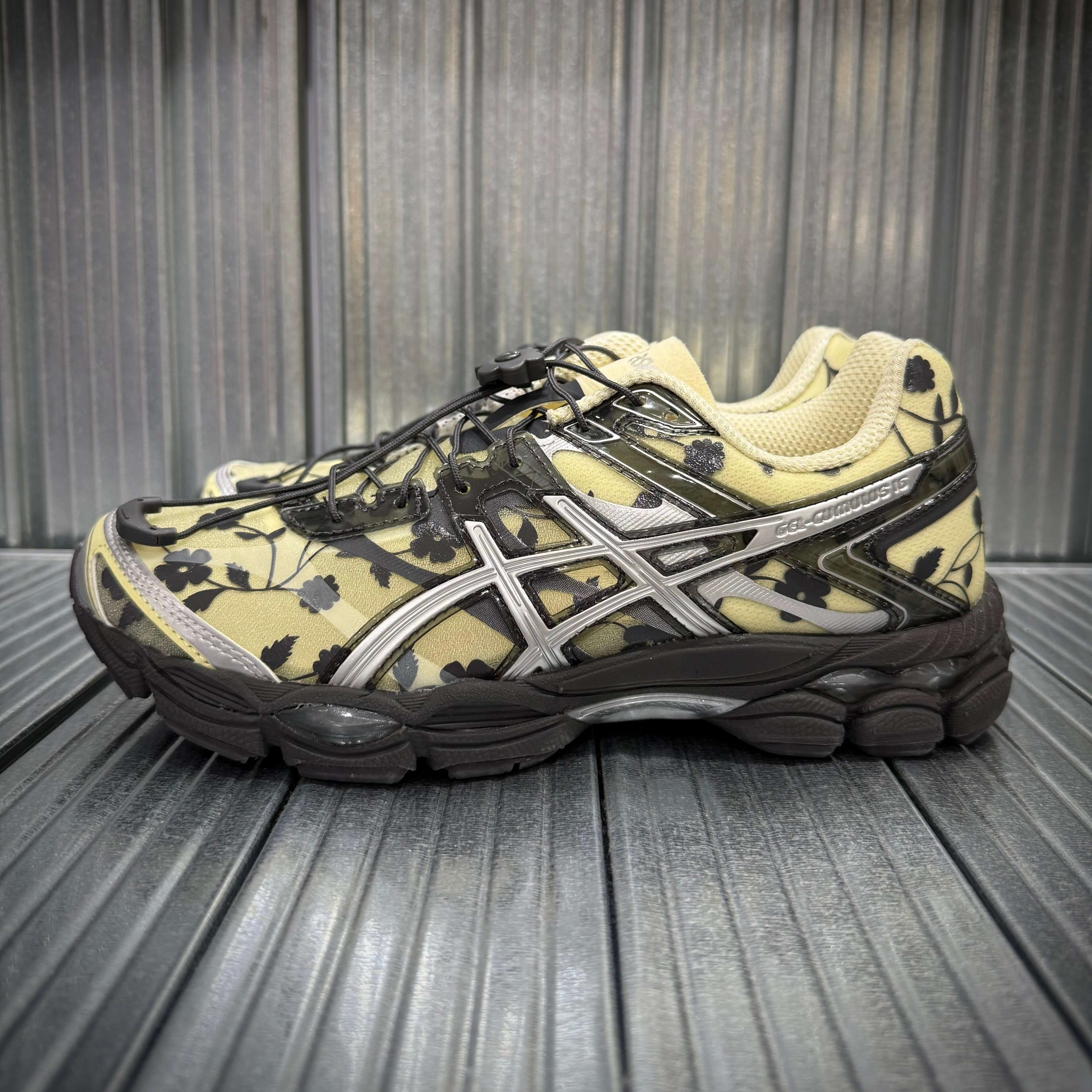 Cecilie Bahnsen x Aics Gel-Cumulus 16 SSCB - Ivory / Black | In