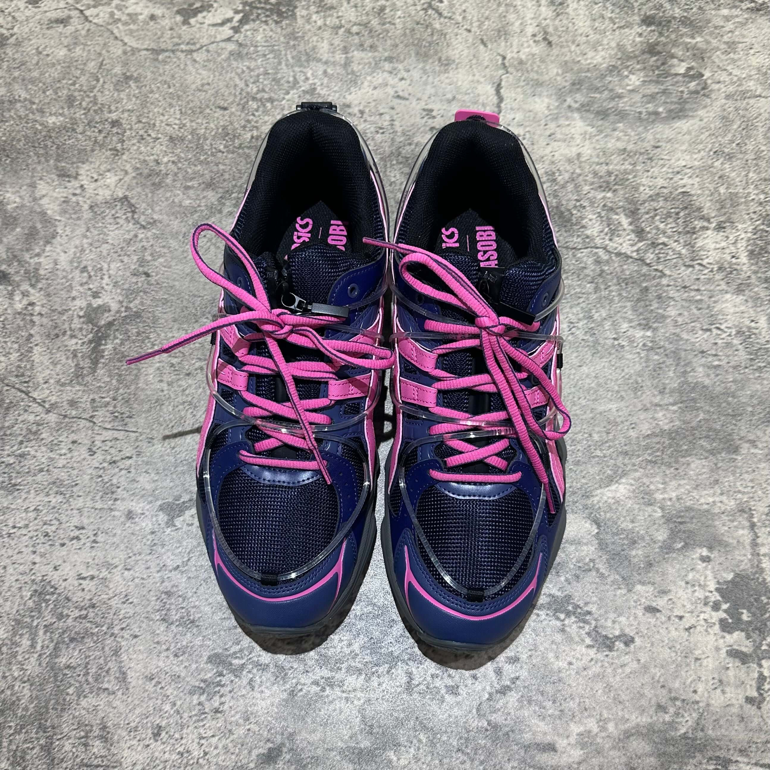 Yoasobi x Asics Gel Kinetic Fluent Y - Midnight / Dragon Fruit sneakers with pink laces and a stylish design.