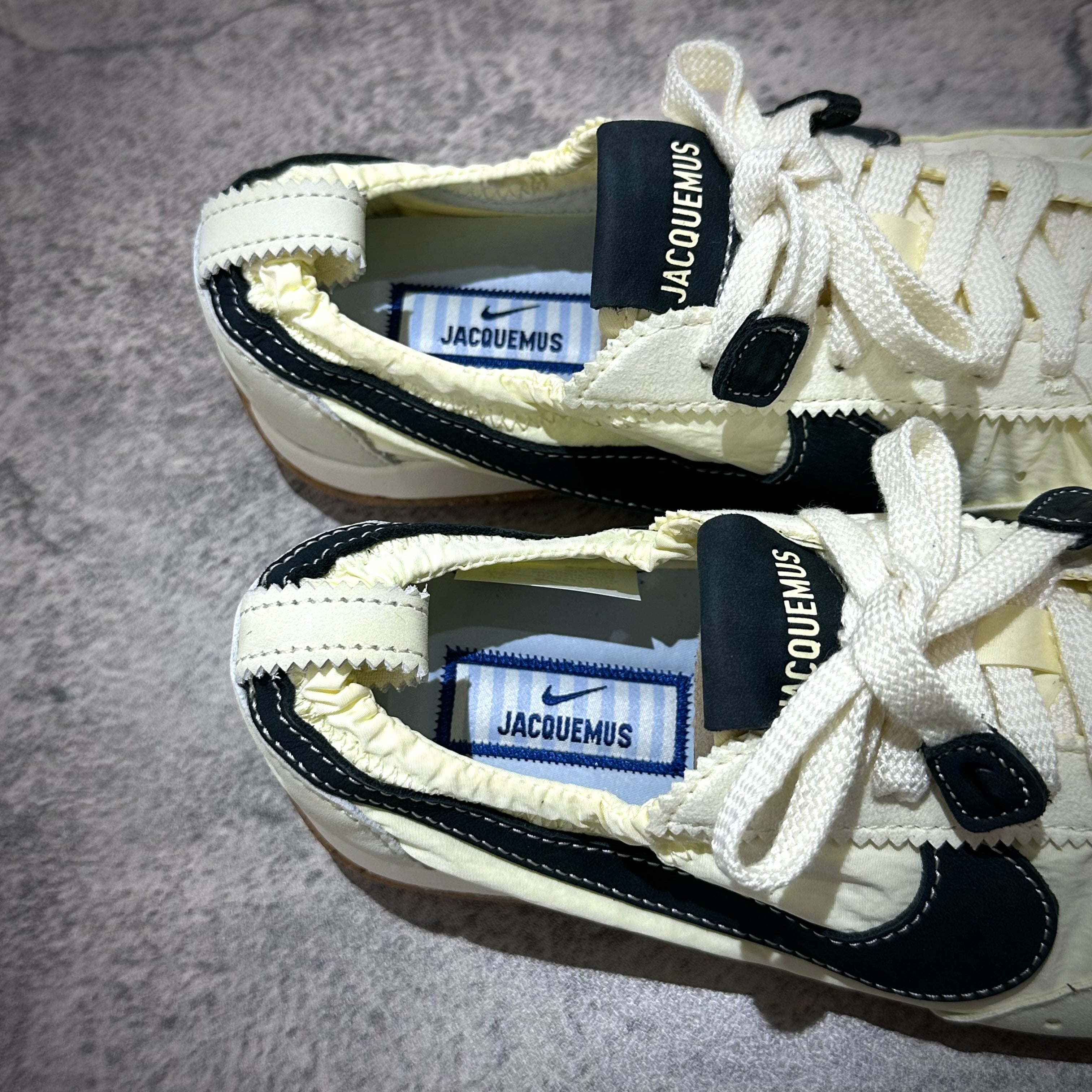Jacquemus x Nike Moon Shoe SP - HV8547-700 Pale Yellow 