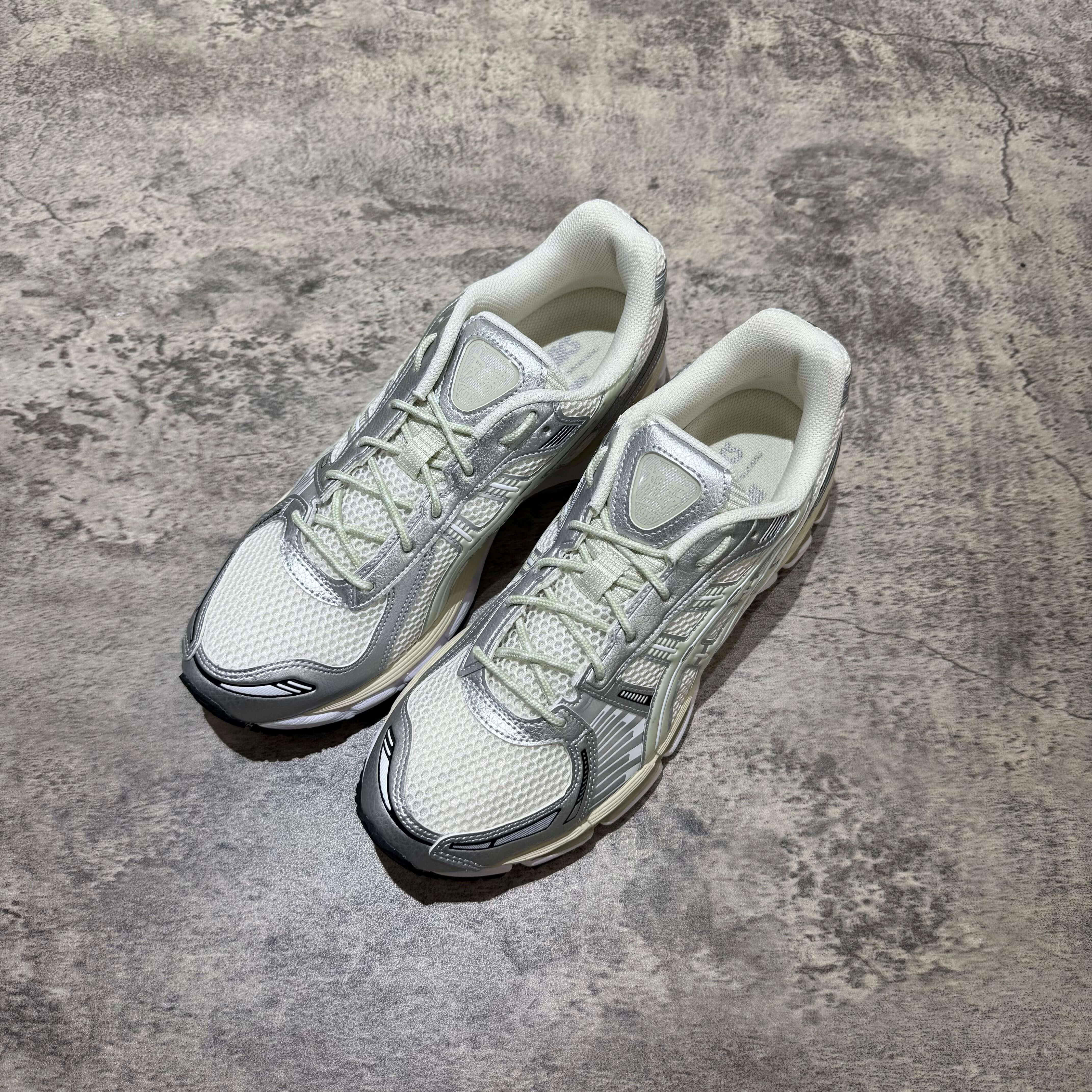 Kith by Ronnie Fieg x Asics Gel Kayano 12.1 - Pure Aqua / Cream Kith by Ronnie Fieg x Asics Gel Kayano 12.1 - Pure Aqua / Cream