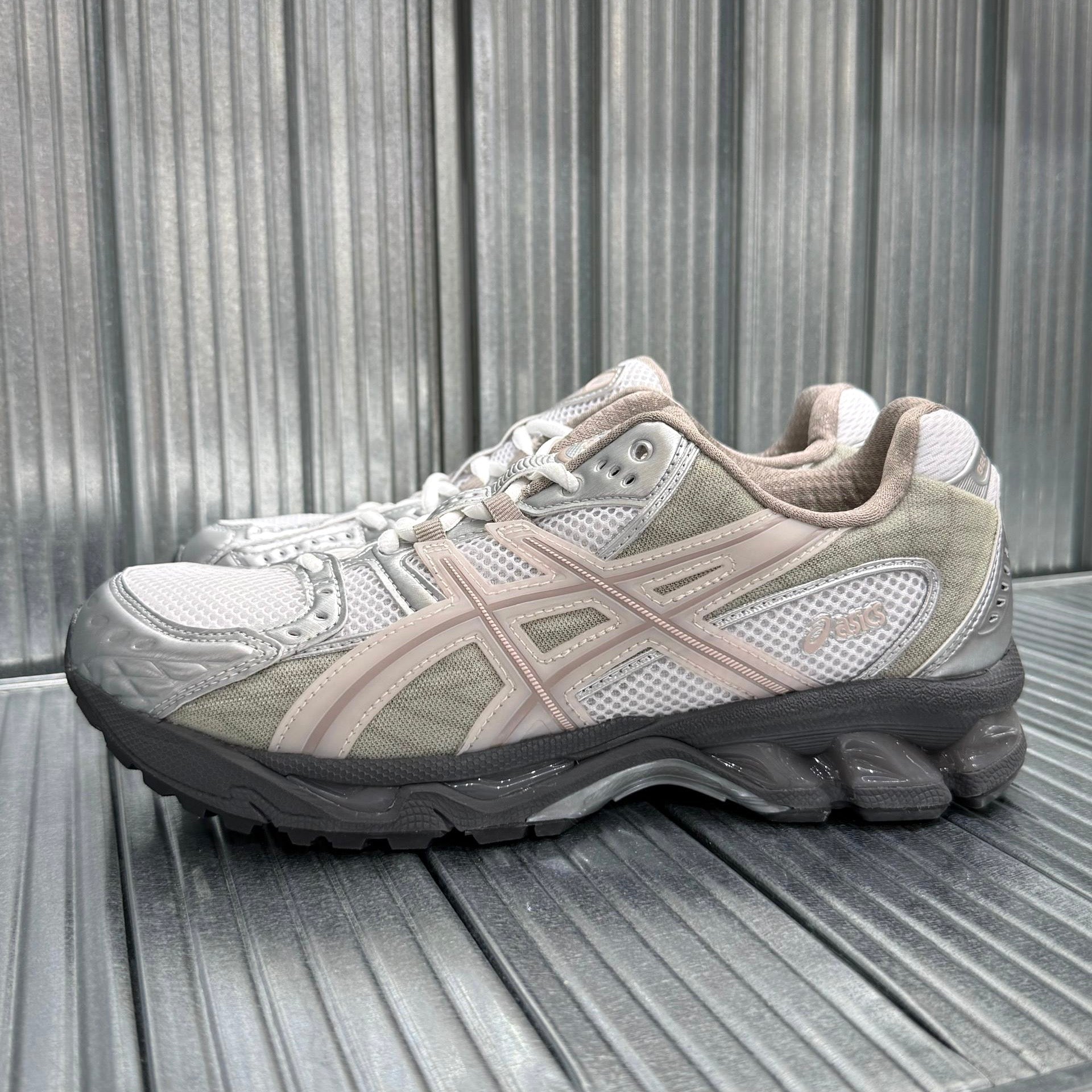 Kith by Ronnie Fieg x Asics Gel Nimbus 10.1 - White Morganite Sku: 1203A723-100 