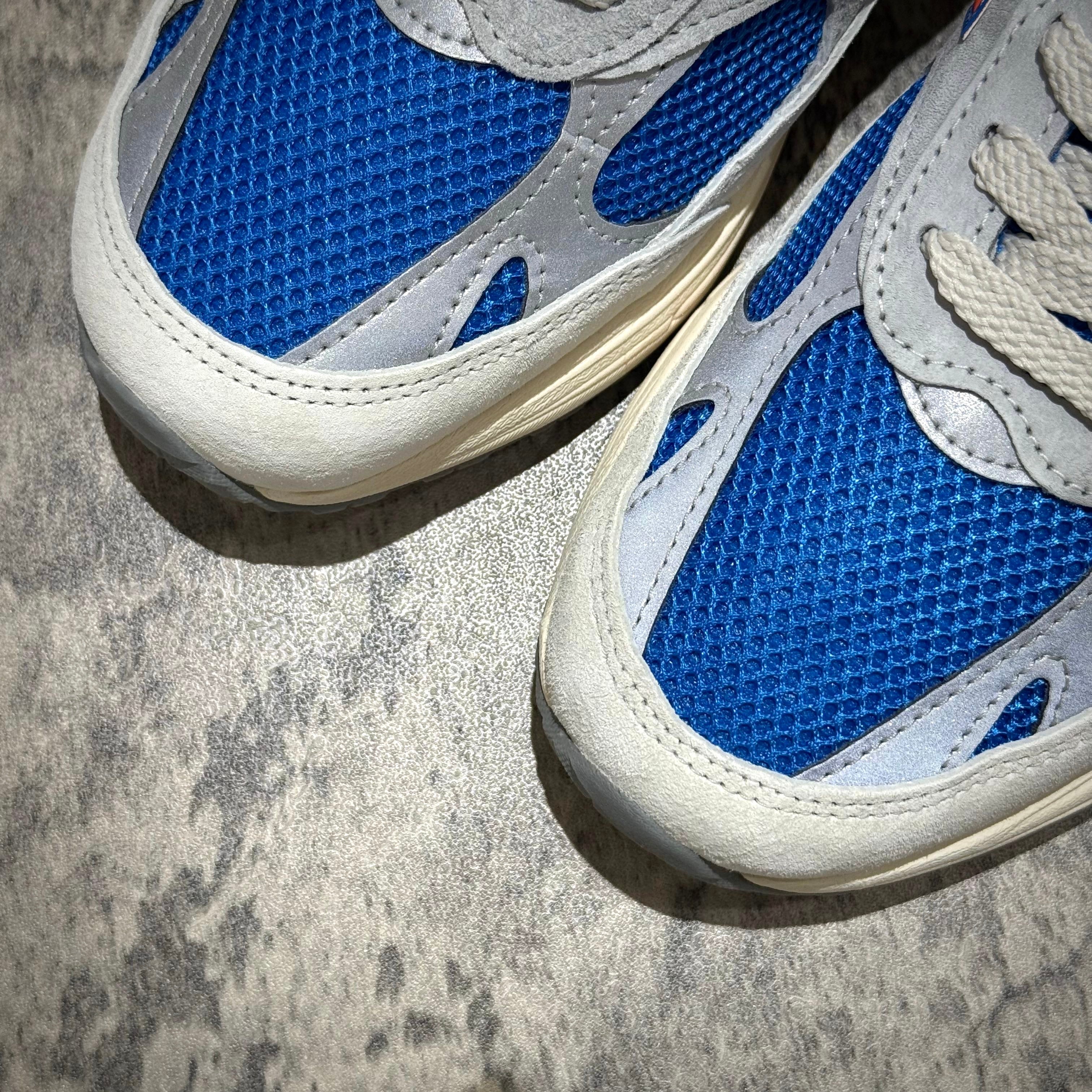 Kith x New Balance for Madison Square Garden Made in USA 993 Sku: NBU993MS - 