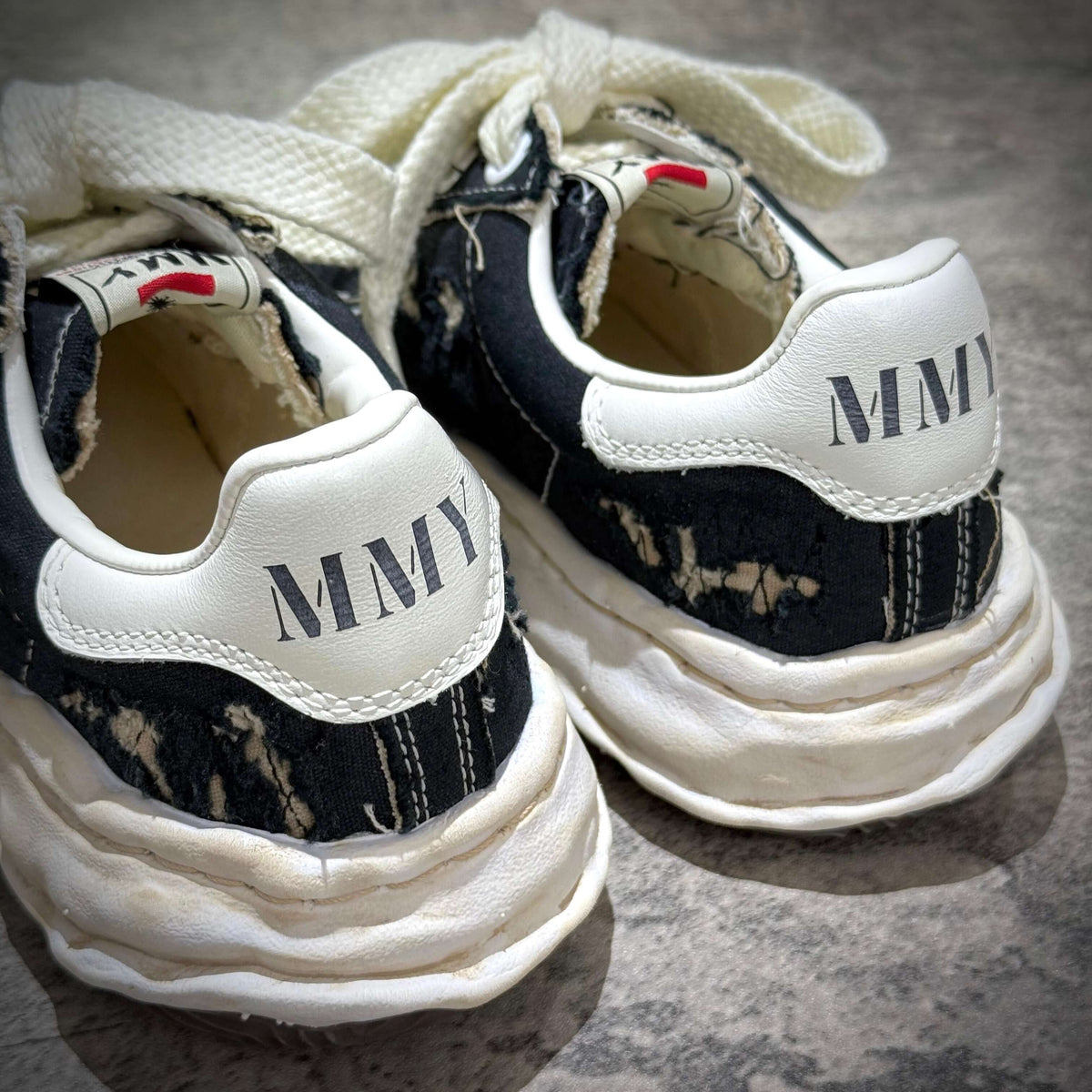 MMY Blakey Canvas Ripped Overdye Low - Black A16FW729