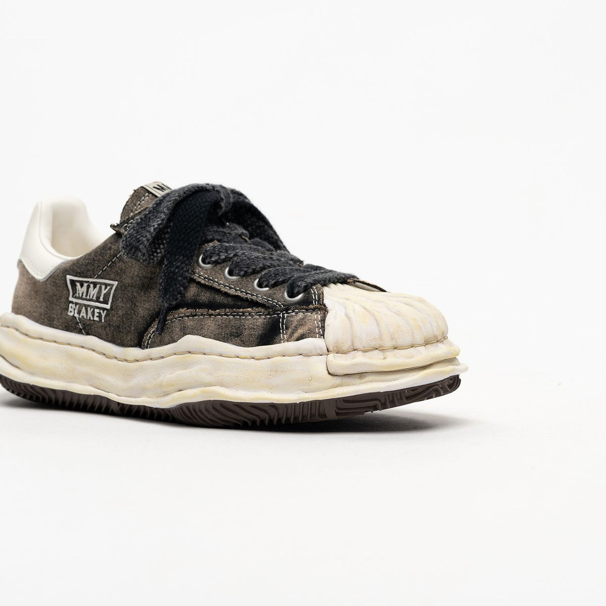 MMY Blakey Bleached Canvas Low - Black, stylish sneaker in black and white, featuring unique bleached design and comfortable fit.