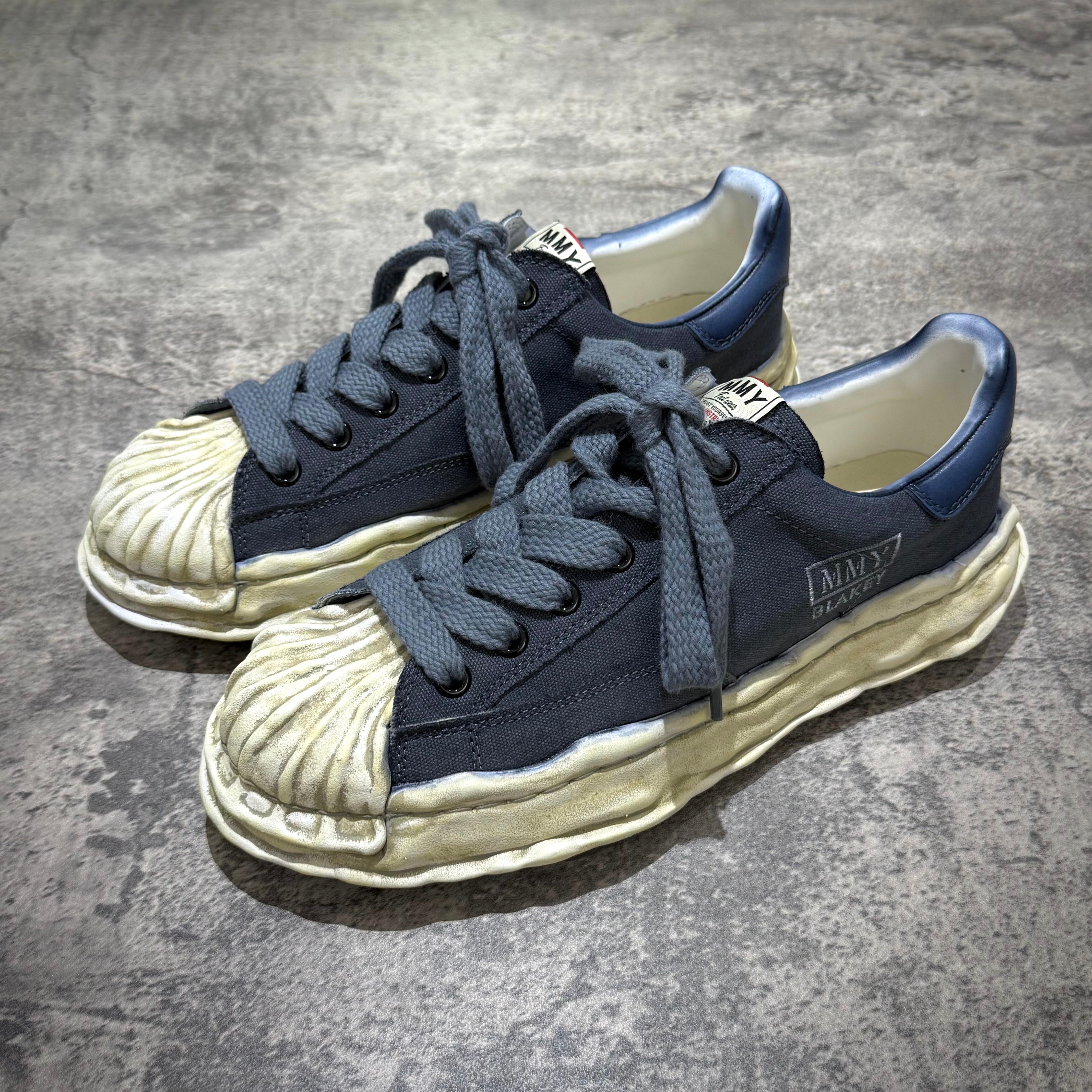 MMY BLAKEY OG Canvas Garment Dyed - Black sneakers with unique sole design and gray laces.