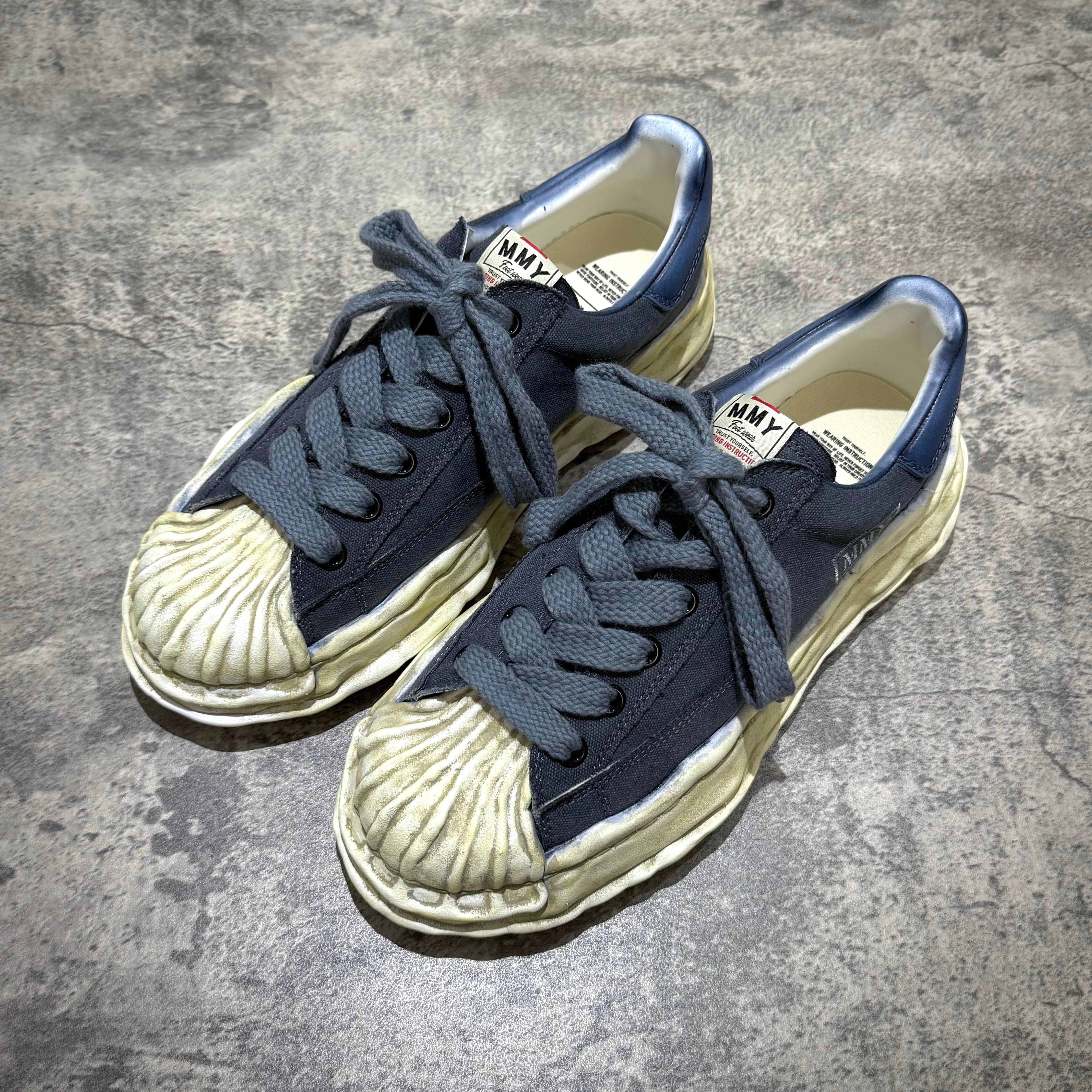 MMY BLAKEY OG Canvas Garment Dyed - Black sneakers featuring oversized design and unique sole texture.