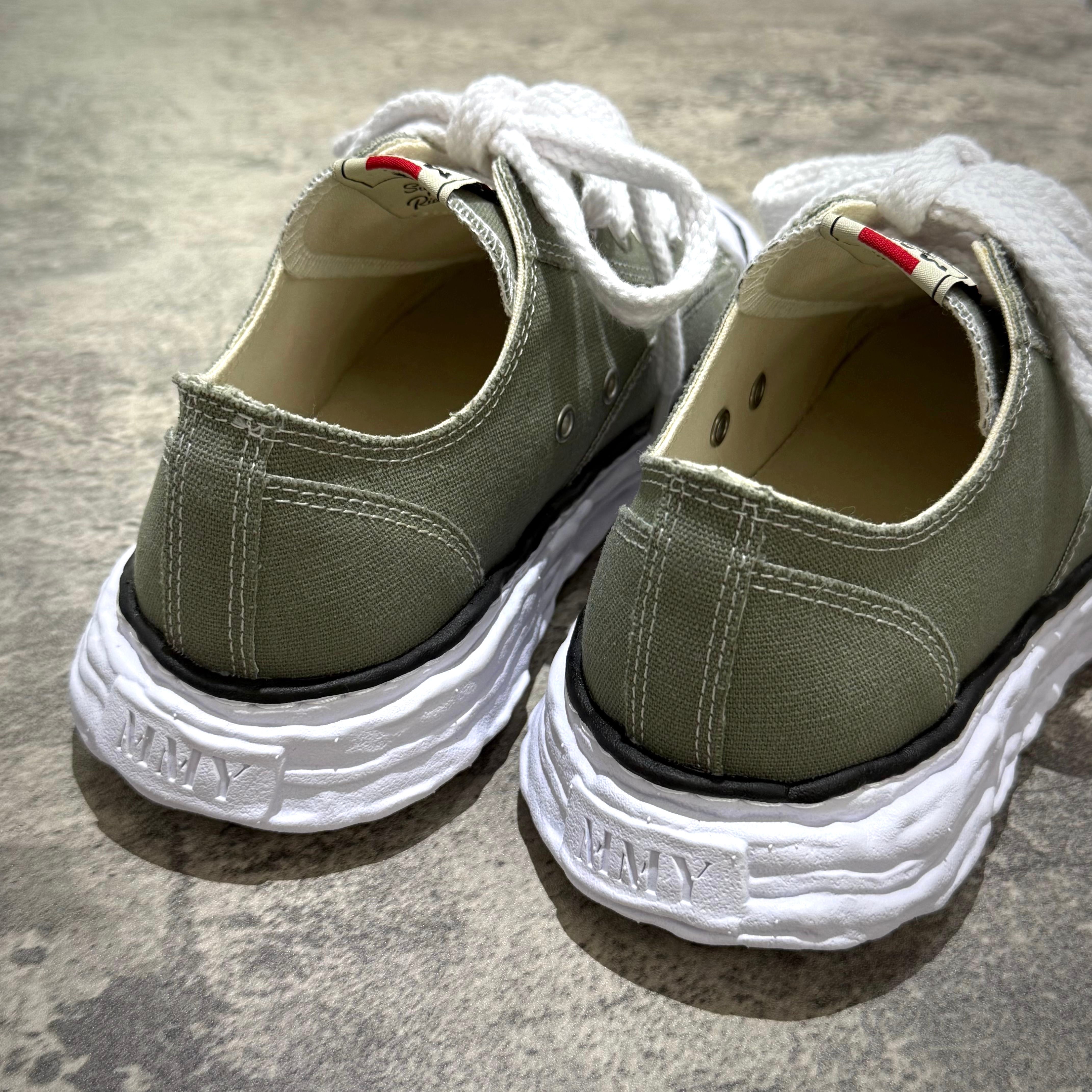 MMY PETERSON 23 OG Canvas - Green close-up of the back view showing canvas material and sole design