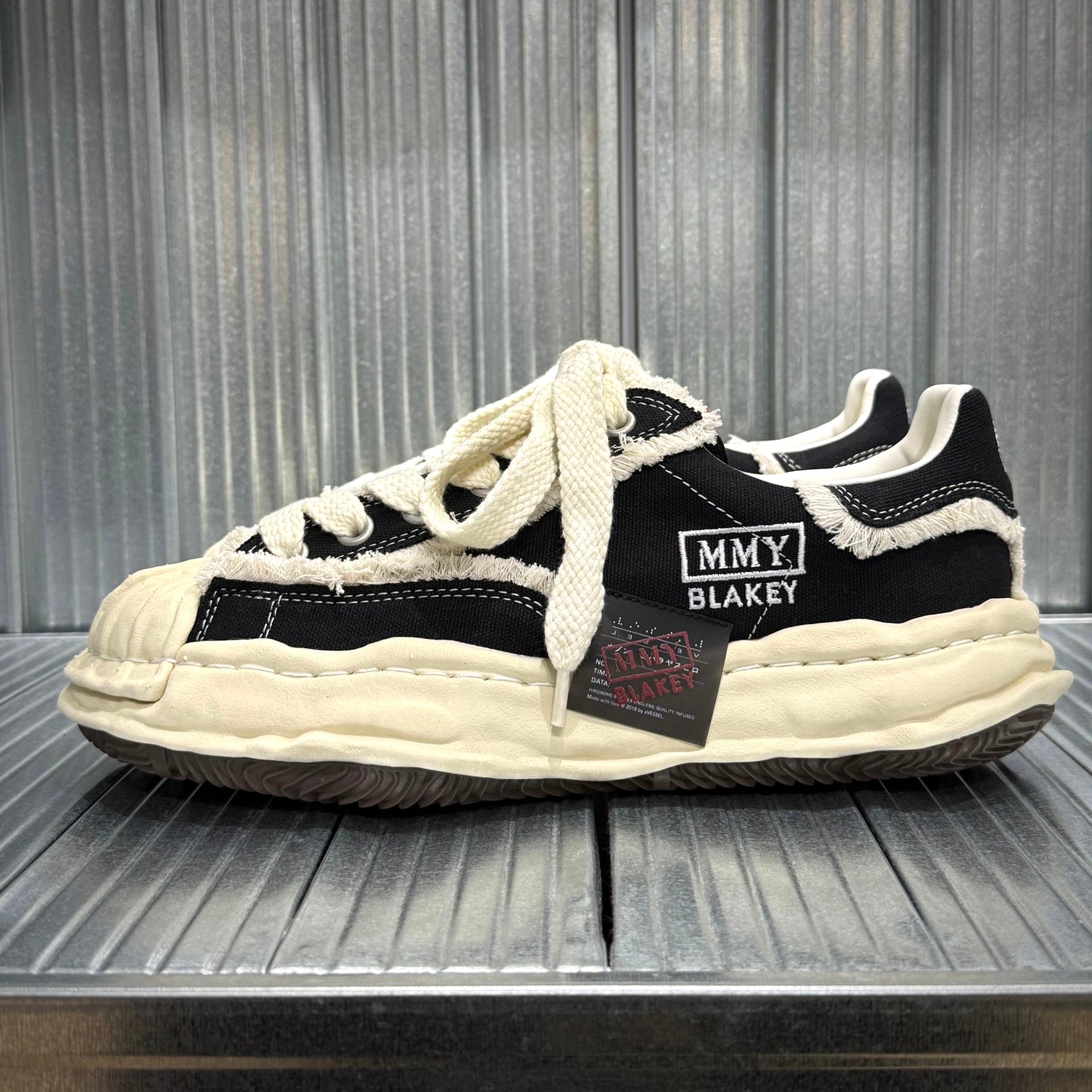 Maison Mihara Yasuhiro xVESSEL C13FW713 MMY OG Sole Canvas Shell Front 