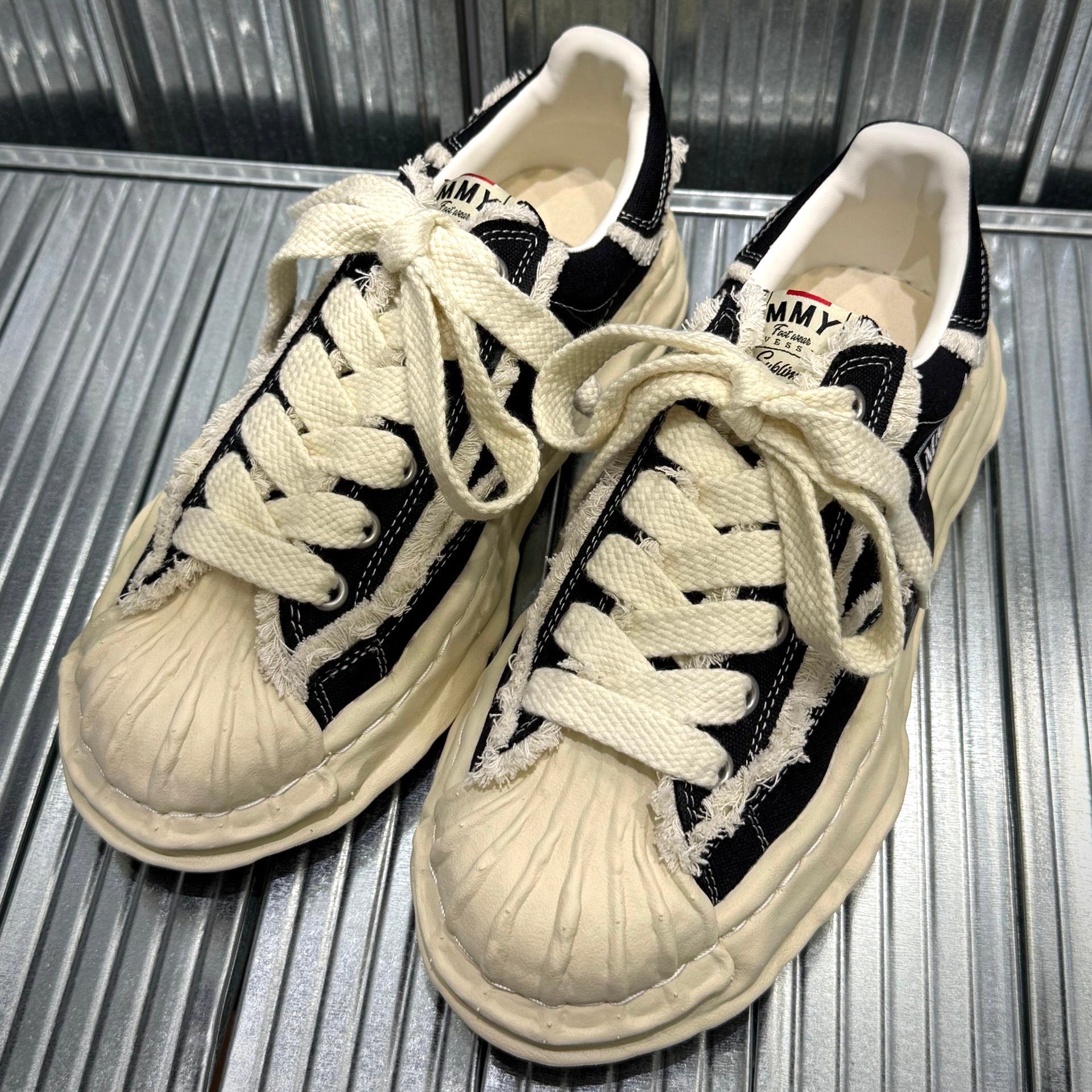Maison Mihara Yasuhiro xVESSEL C13FW713 MMY OG Sole Canvas Shell Front 